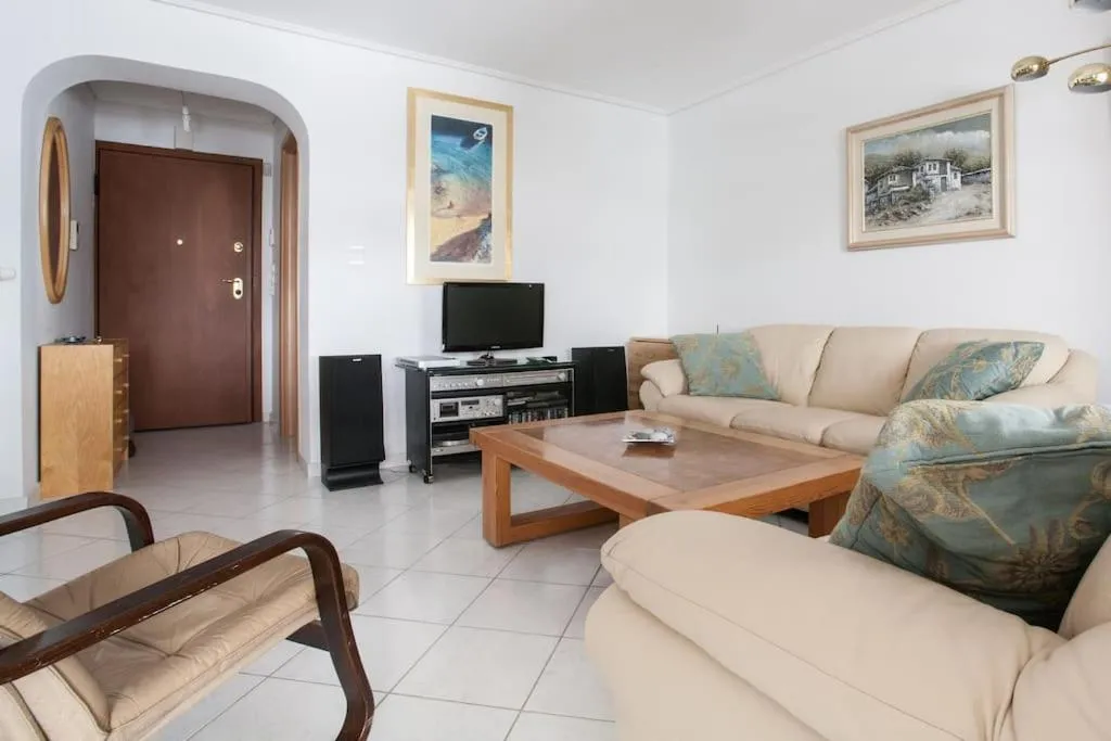 10min walk from ACROPOLIS !!!