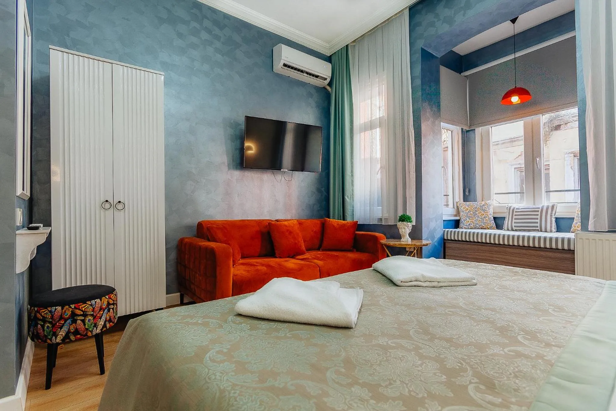 Bed in Taksim Bi Center Suites