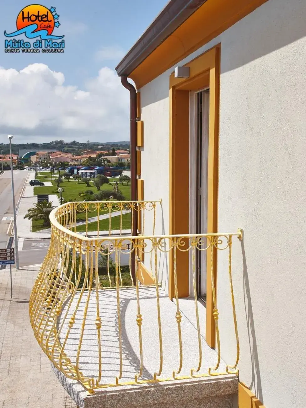 Double or Twin Room with Balcony in Hotel Muita di Mari Double or Twin Room with Balcony in Hotel Muita di Mari