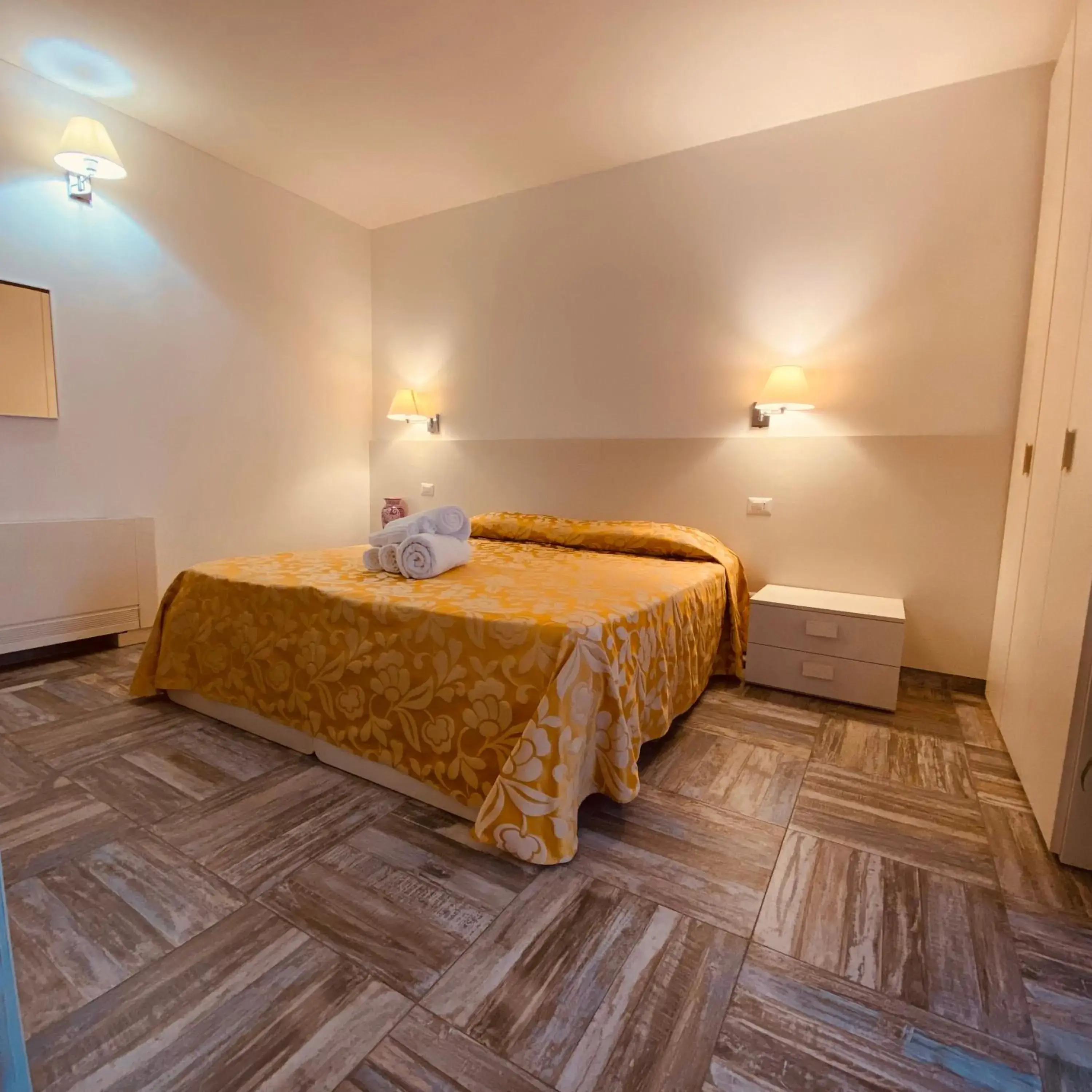 Double or Twin Room - Disability Access in Hotel Muita di Mari Double or Twin Room - Disability Access in Hotel Muita di Mari