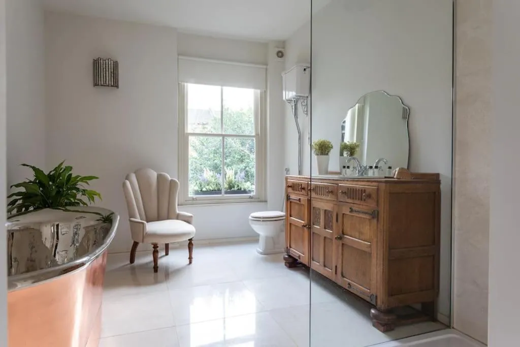 Stunning Soho House style 3 bed apartment with terrace, near Notting Hill and Westfield