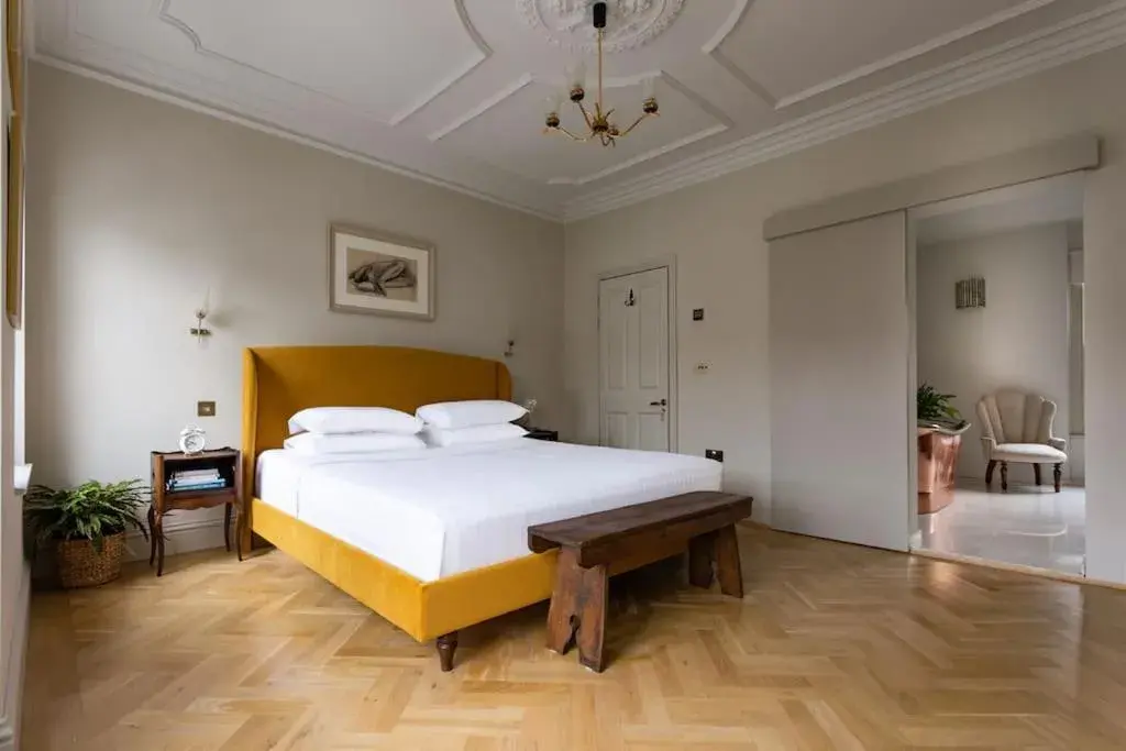 Stunning Soho House style 3 bed apartment with terrace, near Notting Hill and Westfield Stunning Soho House style 3 bed apartment with terrace, near Notting Hill and Westfield