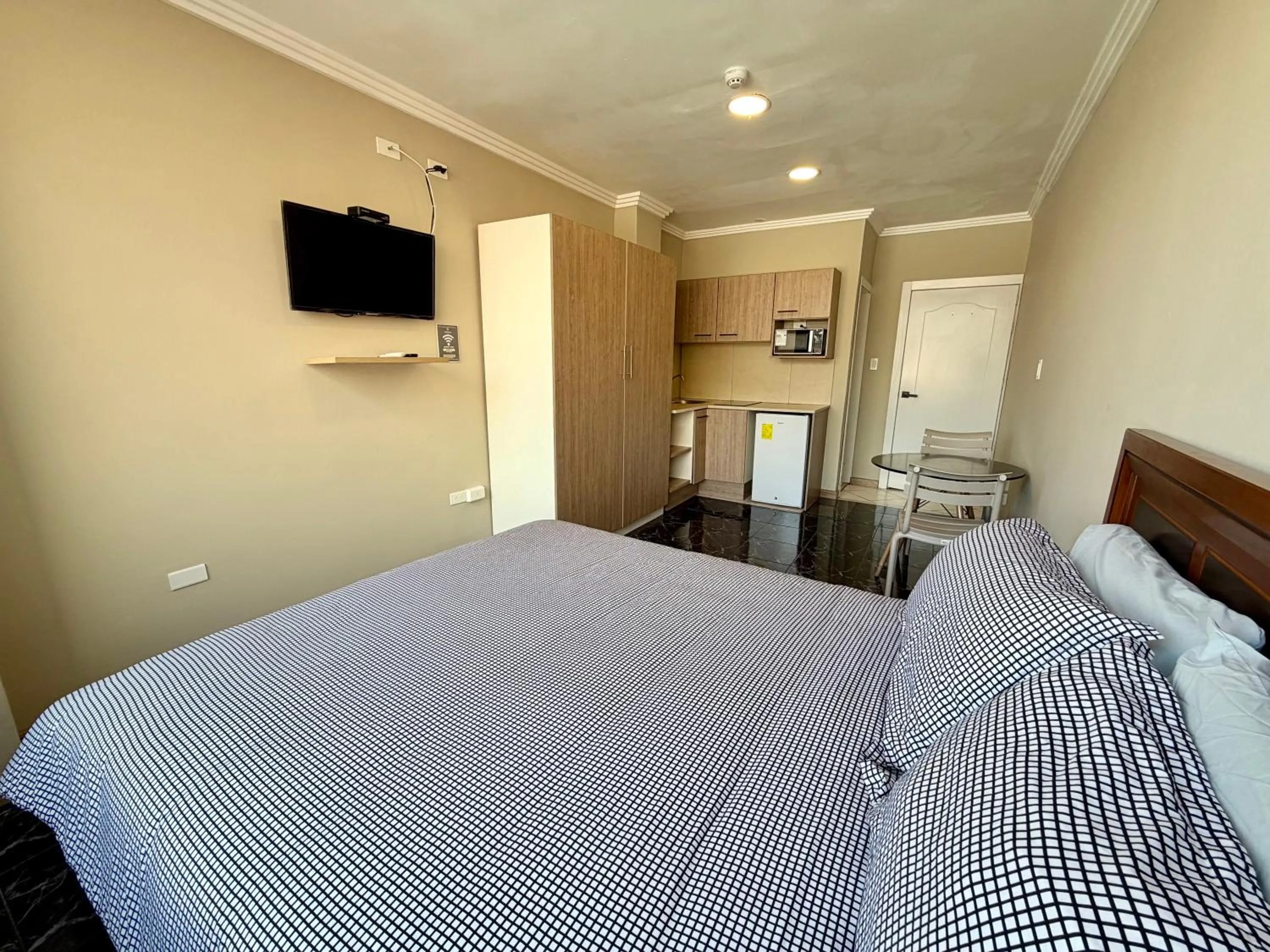 Deluxe Studio in Suitesecu Rentals Cuenca