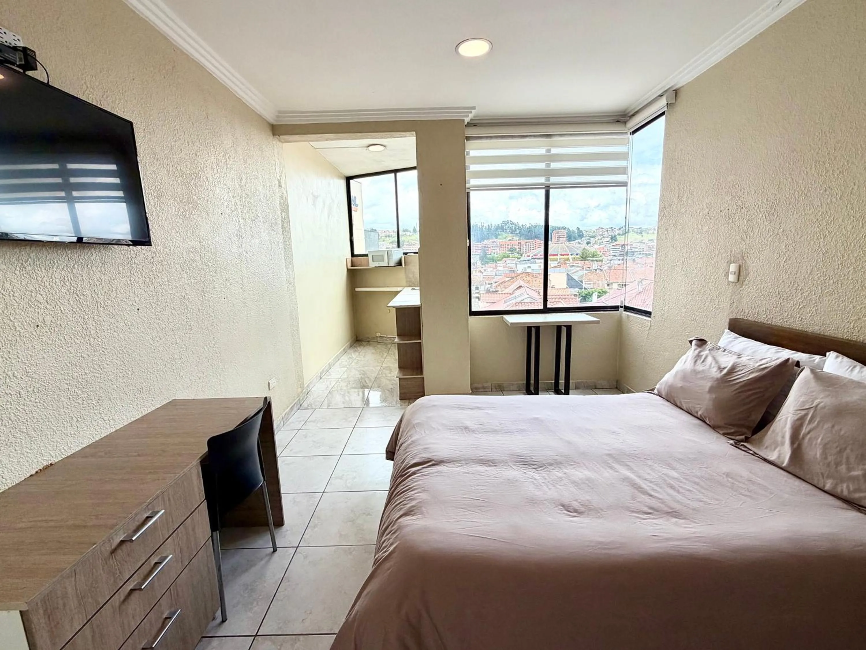 Suite with City View in Suitesecu Rentals Cuenca