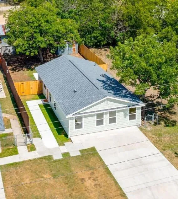 2 Kings Hot Tub Modern Cottage Hill Country