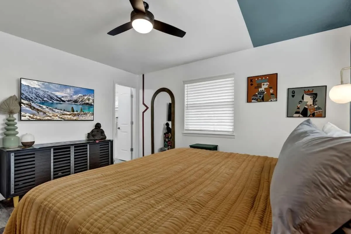 Bed in Eclectic Fun Haus with Hot Tub - 3 Min Drive to Main