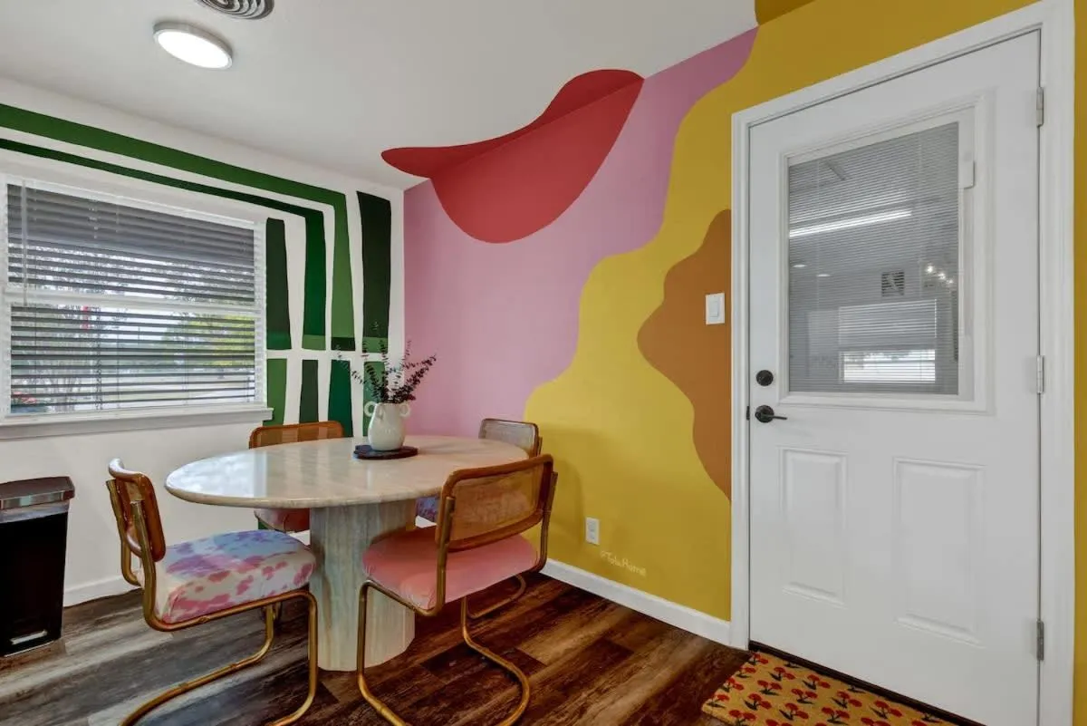 Dining area in Eclectic Fun Haus with Hot Tub - 3 Min Drive to Main