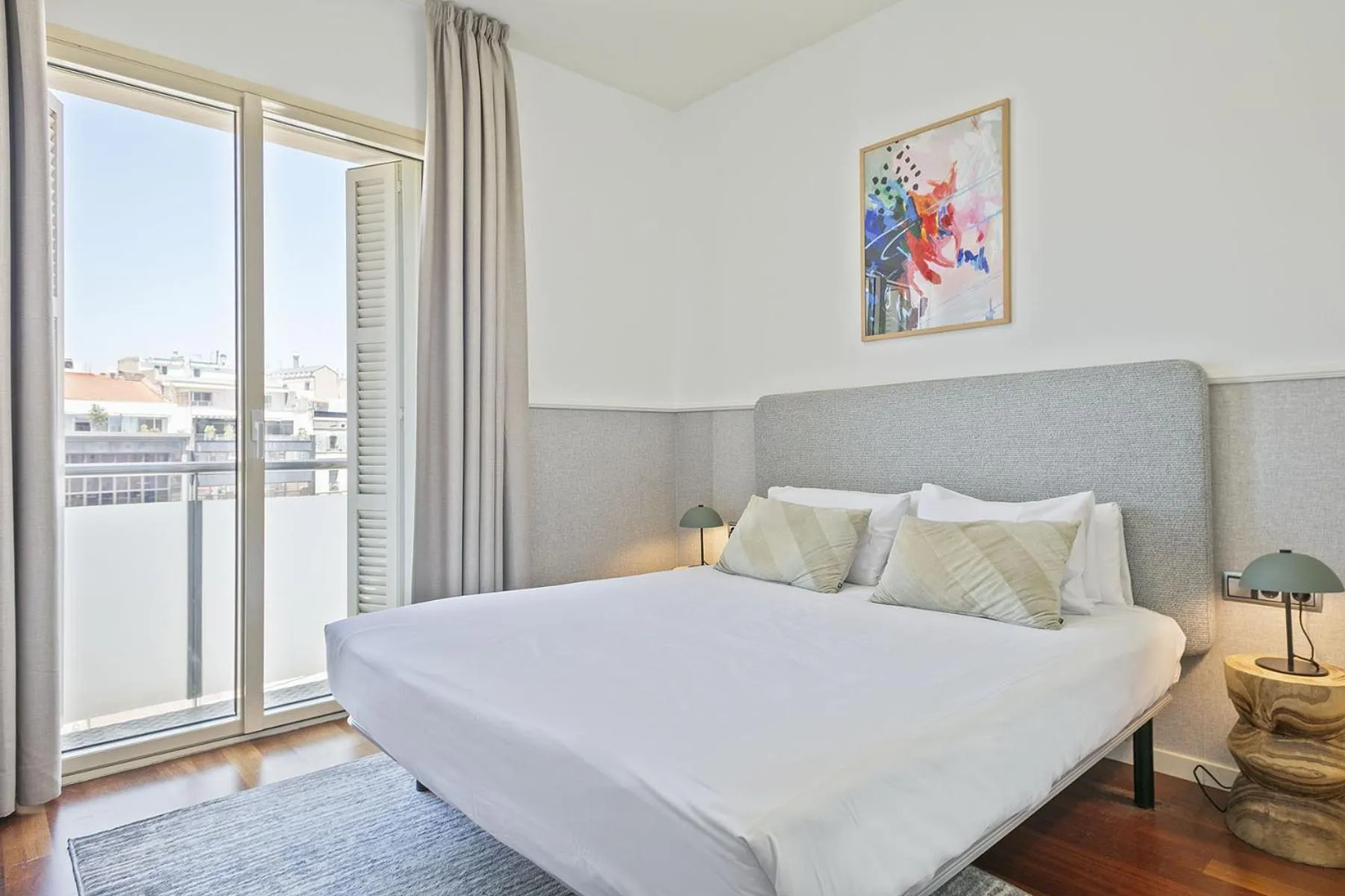 Bed in Ola Living Plaza Catalunya