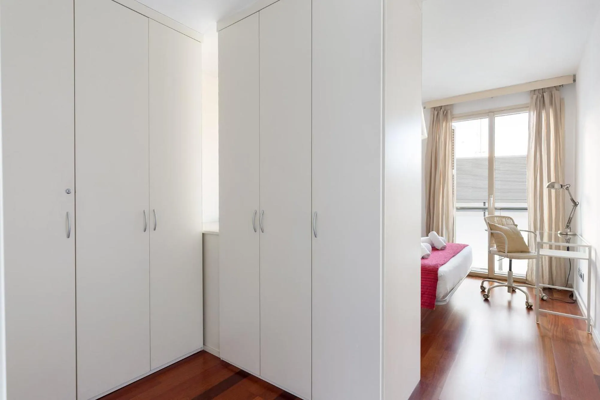 Bed in Ola Living Plaza Catalunya