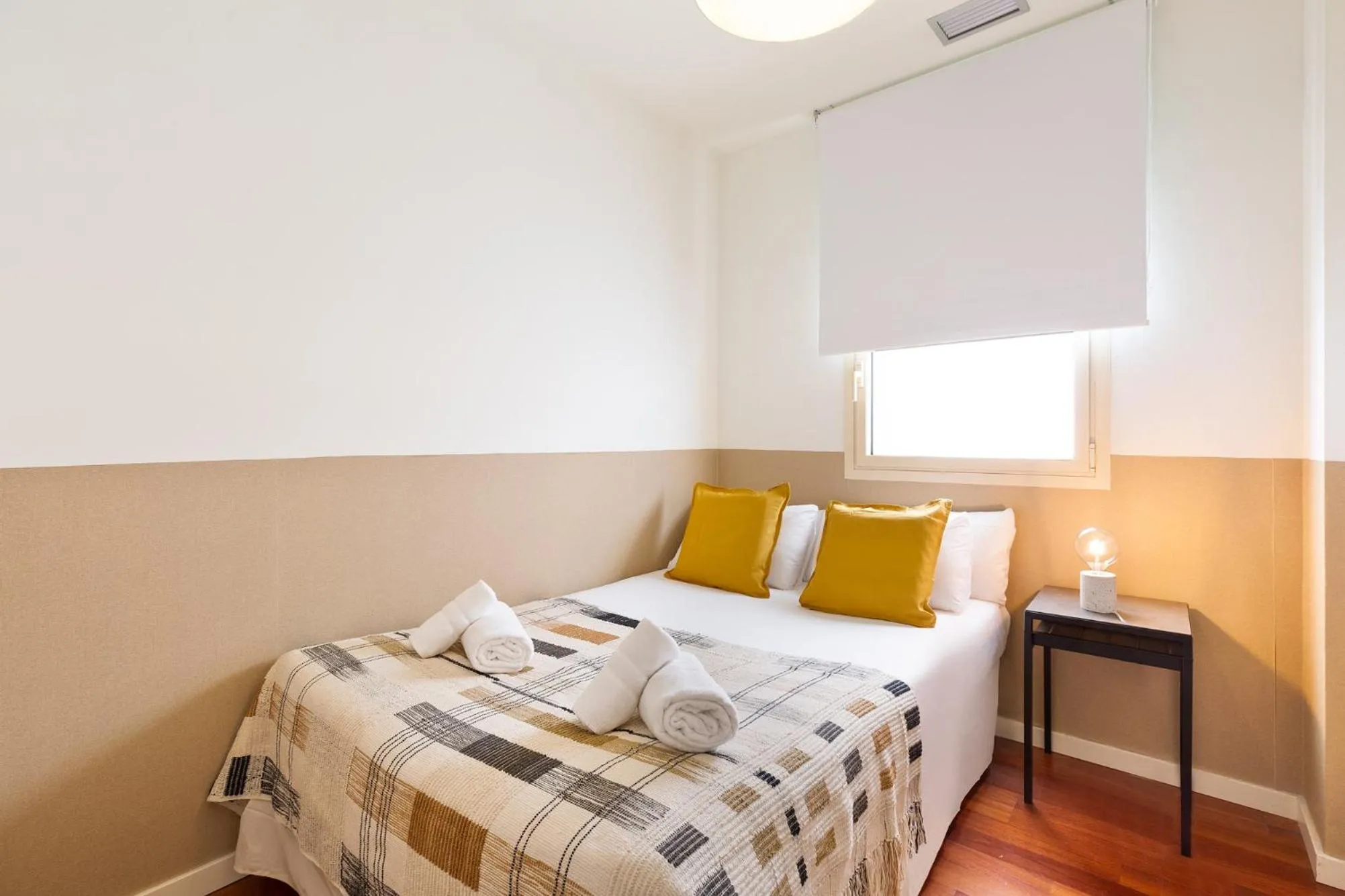 Bed in Ola Living Plaza Catalunya