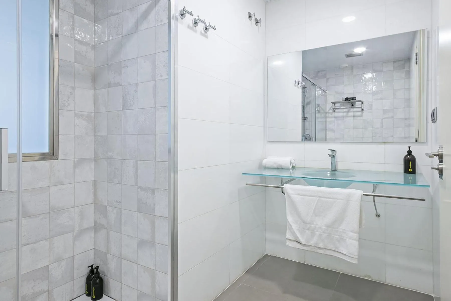 Bathroom in Ola Living Plaza Catalunya