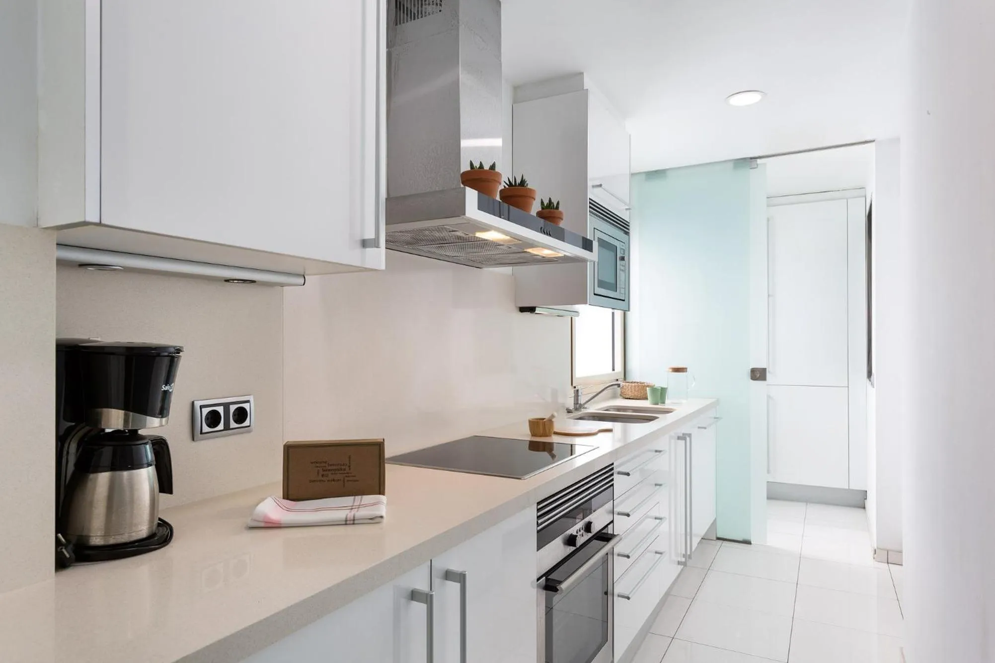 Kitchen or kitchenette in Ola Living Plaza Catalunya