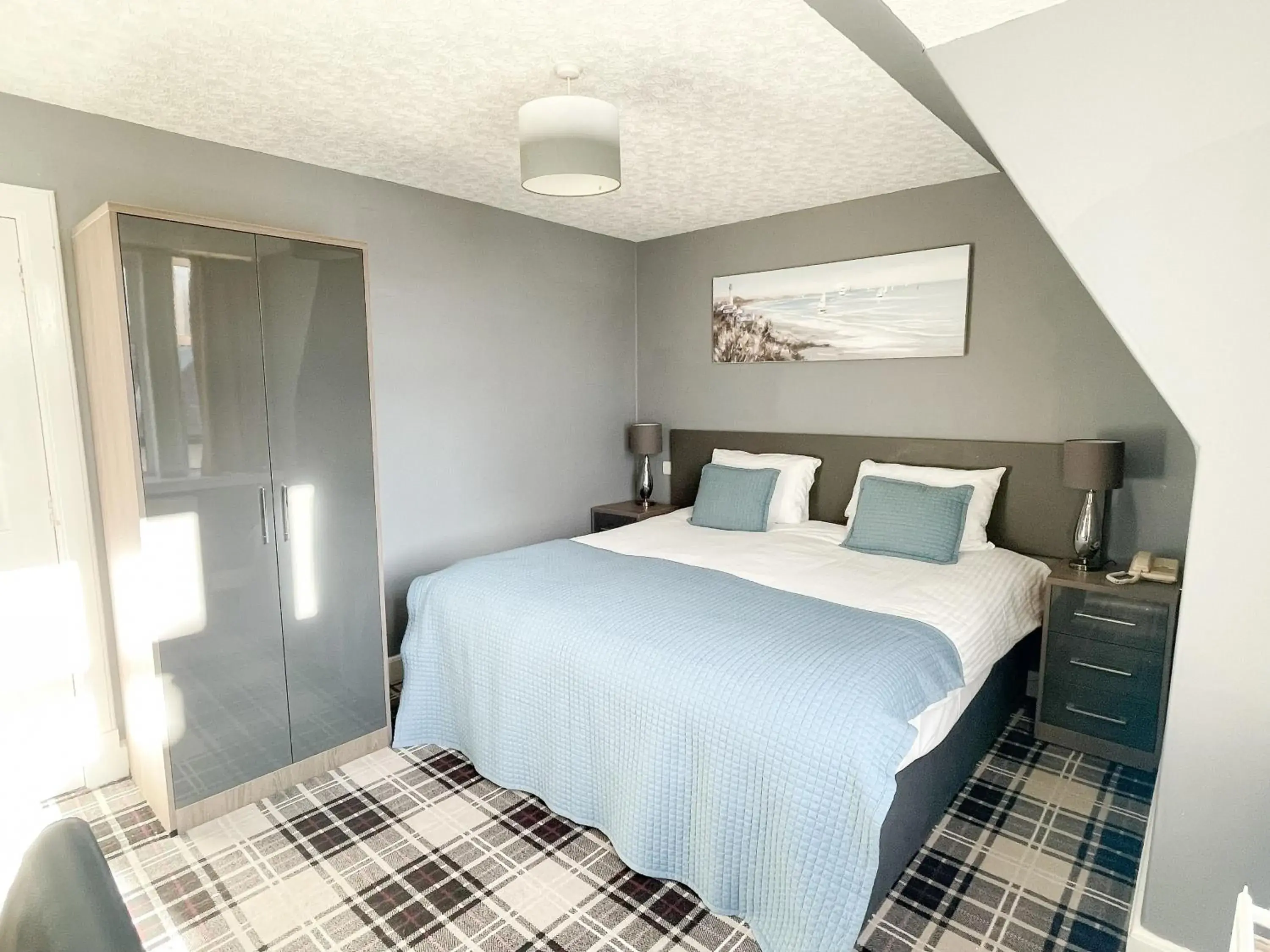 Double or Twin Room with Partial Garden View - single occupancy in Cullen Bay Hotel Double or Twin Room with Partial Garden View - single occupancy in Cullen Bay Hotel
