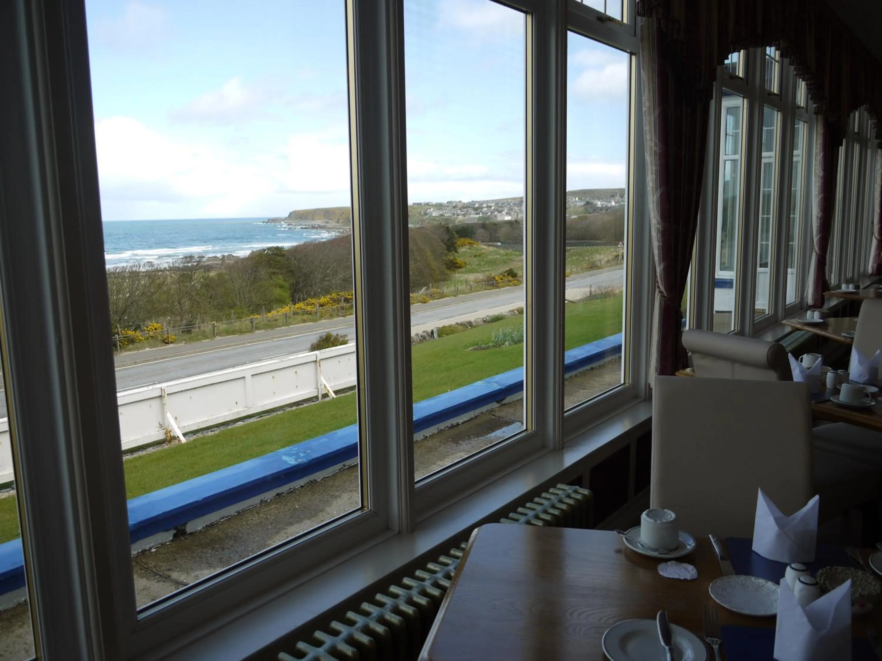 Restaurant/places to eat in Cullen Bay Hotel