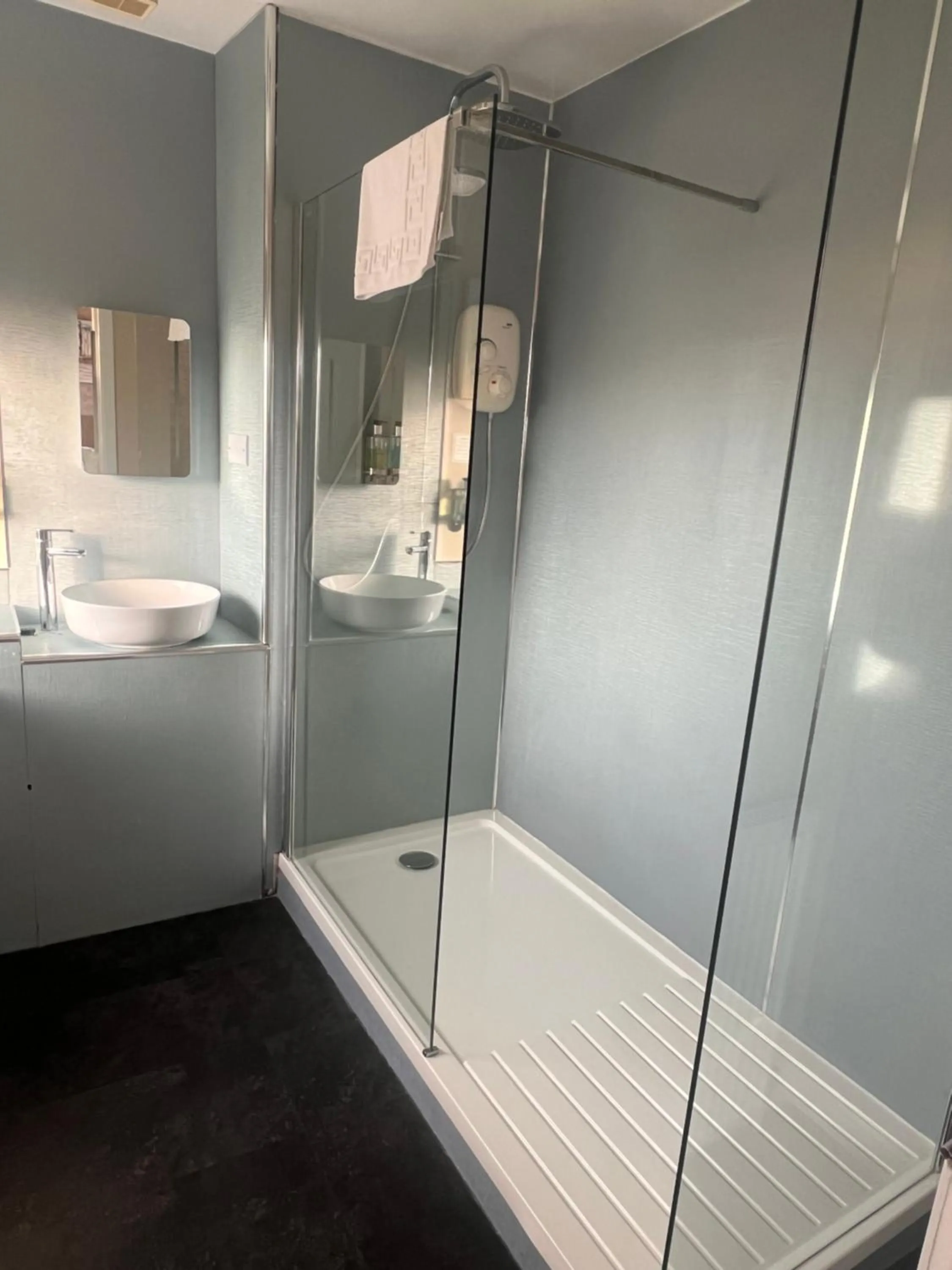 Shower in Cullen Bay Hotel