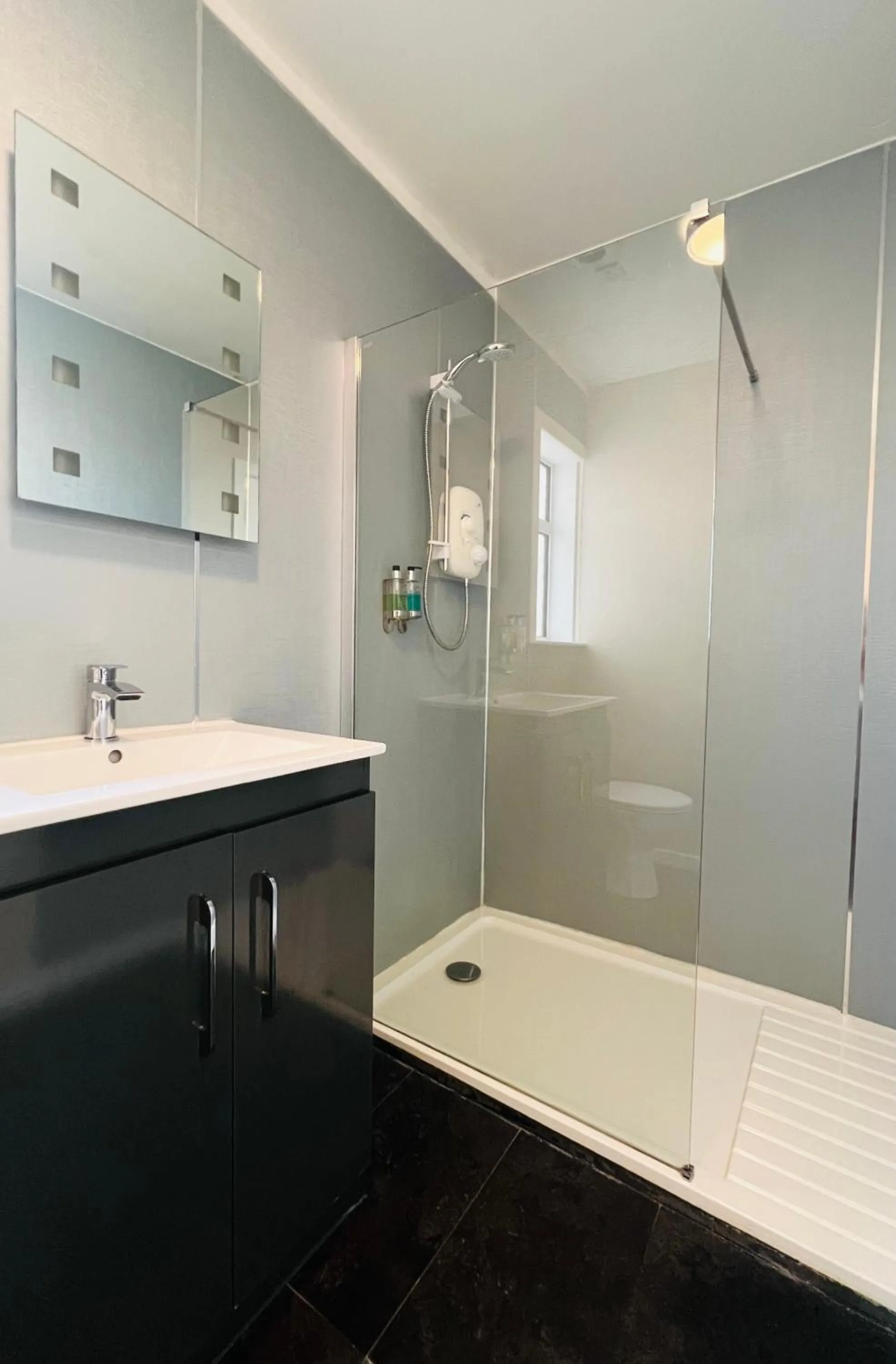 Shower in Cullen Bay Hotel