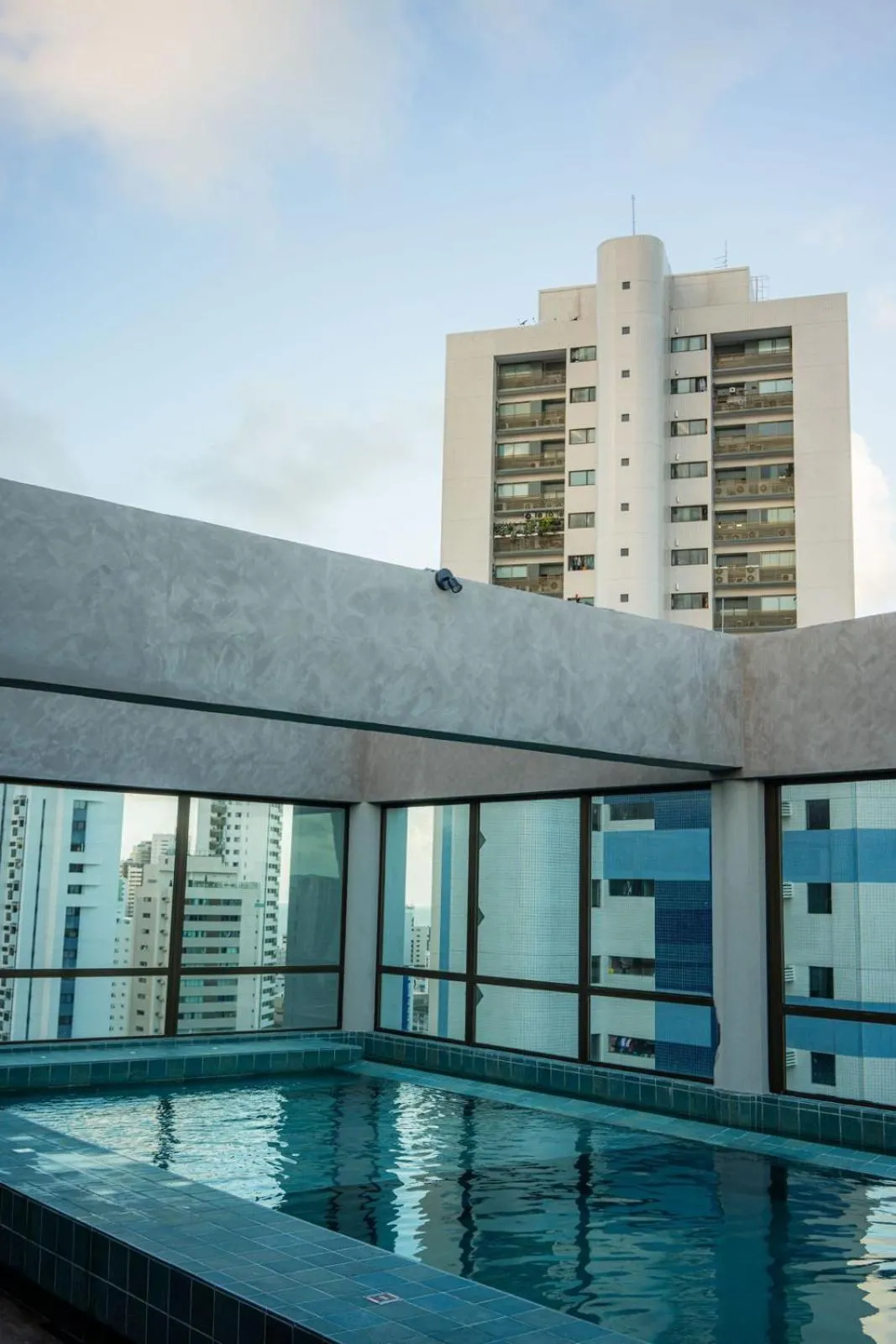Pool view in Rooftop 470 - Novíssimo Flat Boa Viagem