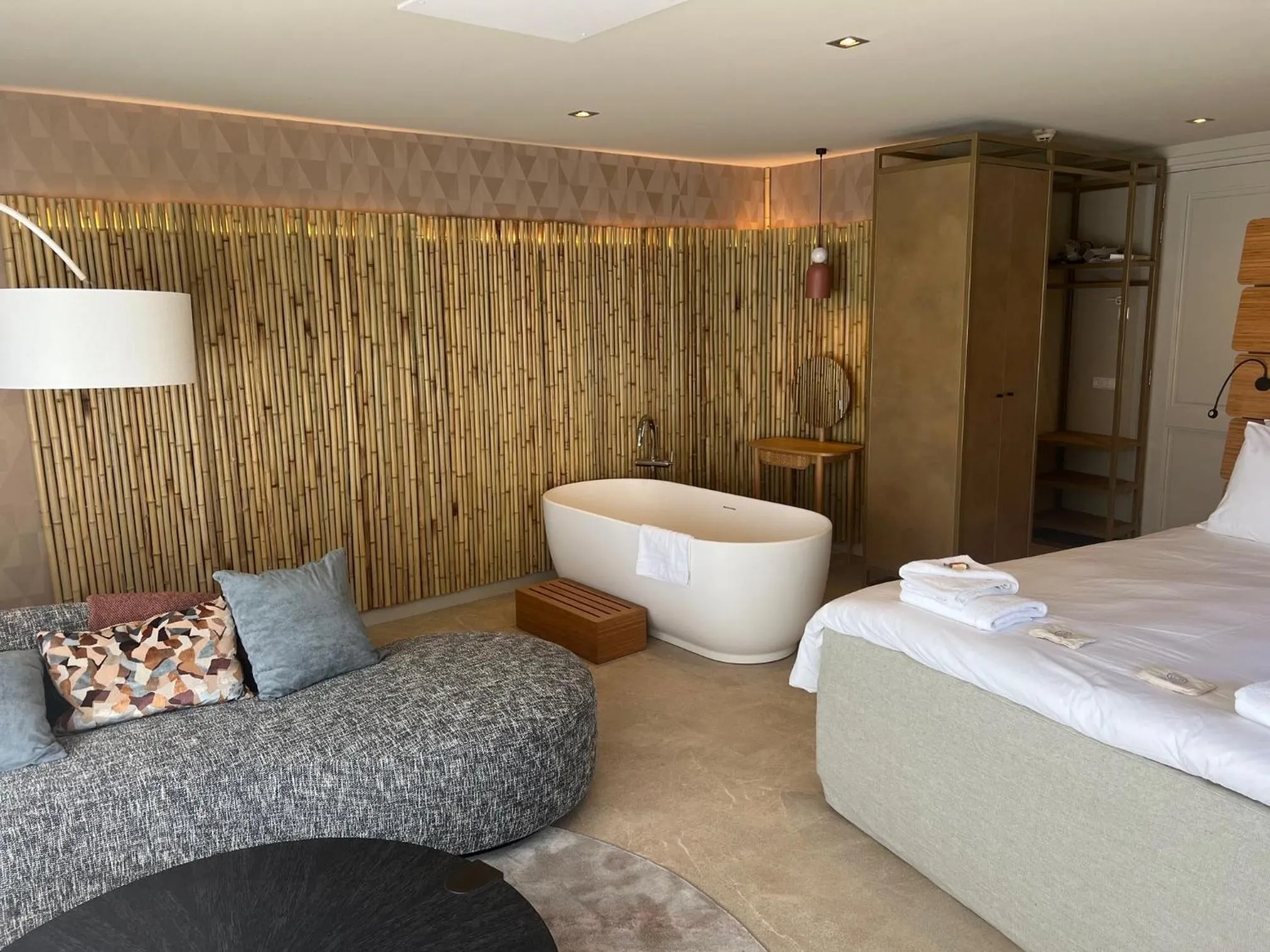 Photo of the whole room, Bed in Romantik Badhotel Renesse