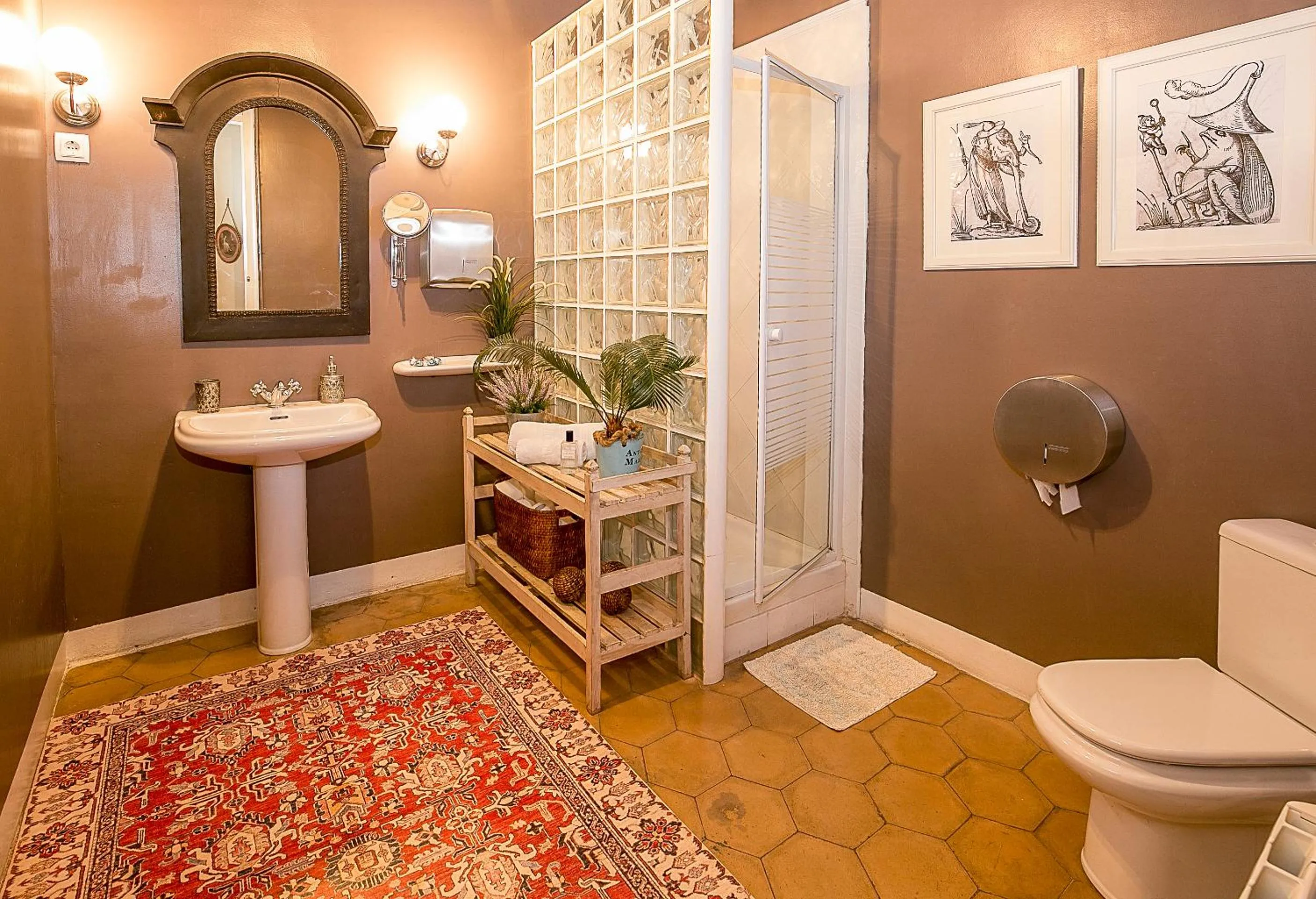 Toilet in Casa del Mediterraneo