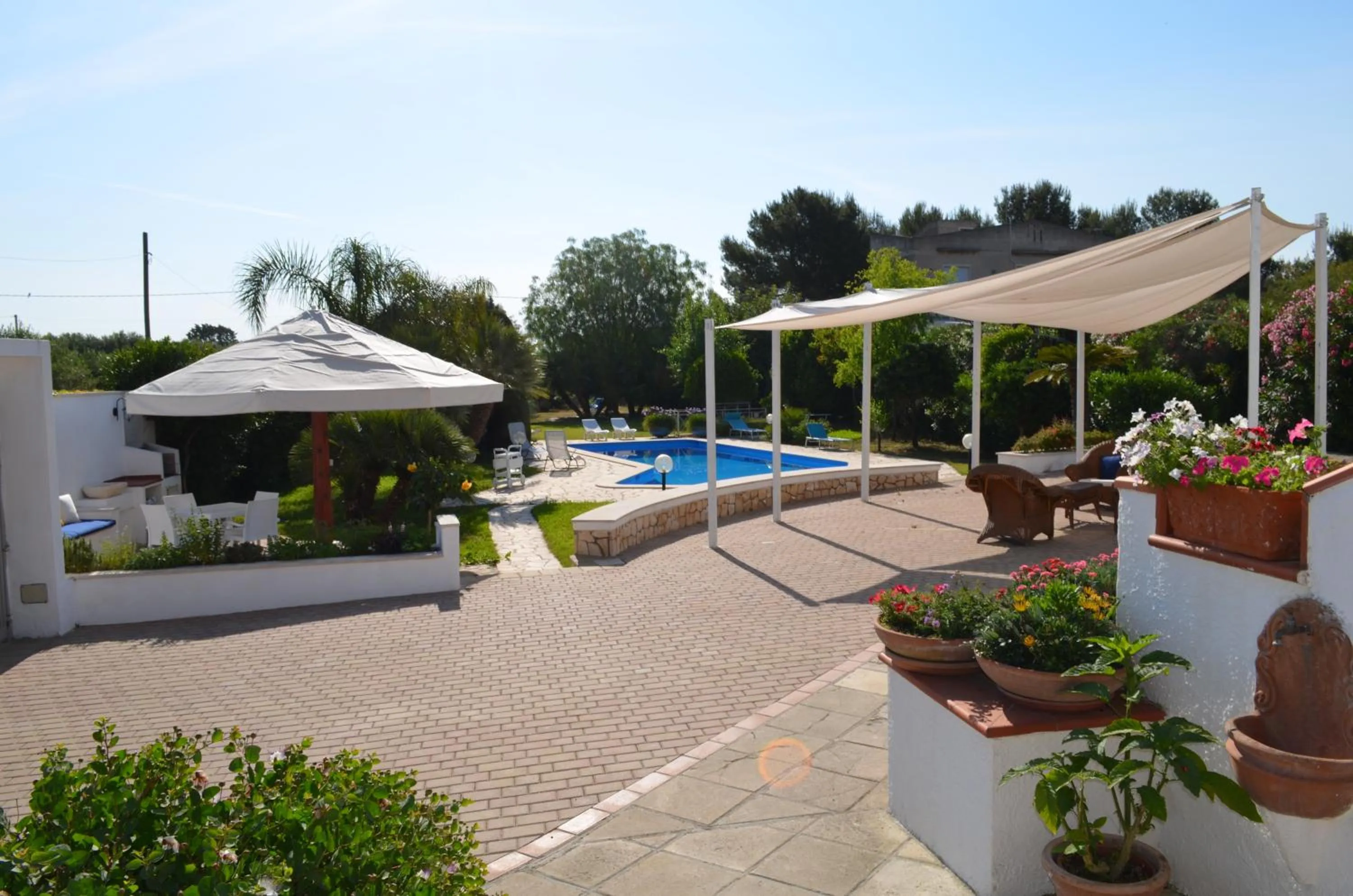 Pool view in B&B Le Vele