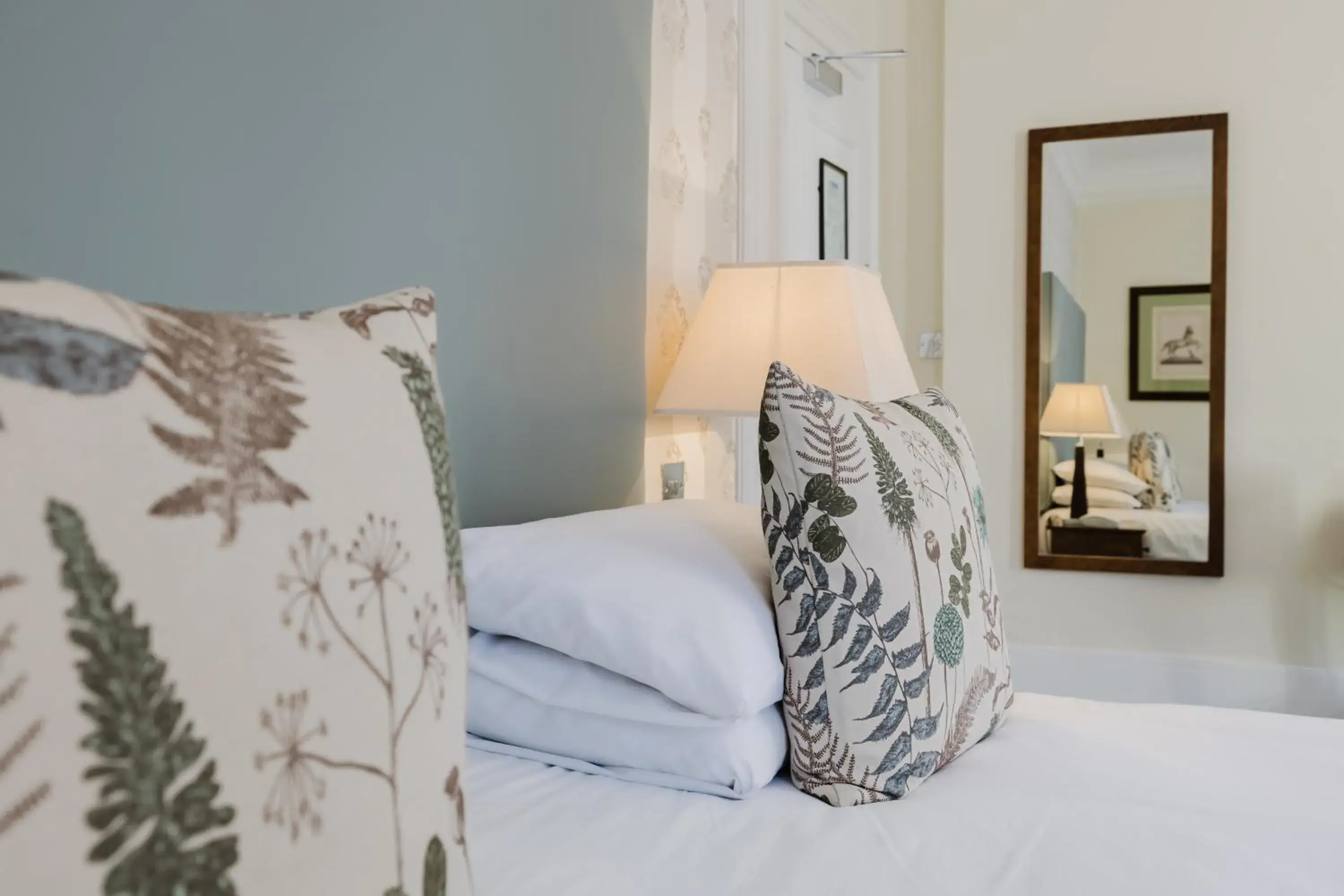 Feature Double Room in Winchester Royal Hotel Feature Double Room in Winchester Royal Hotel