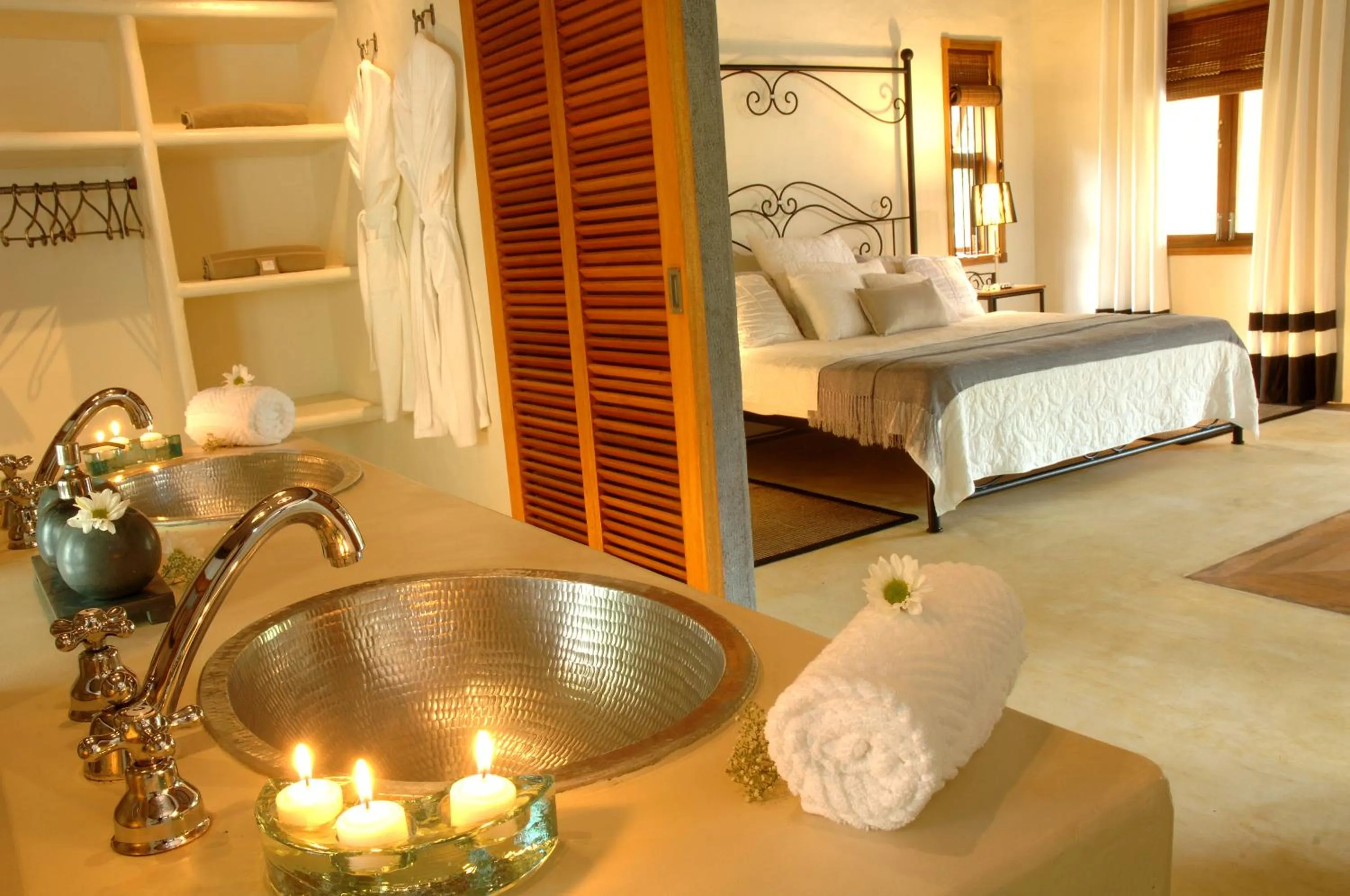 Bathroom, Bed in Lakaz Chamarel Exclusive Lodge