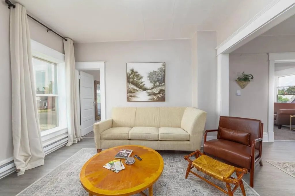 Historic 2 KING BED 1 Bath Near Downtown Spokane