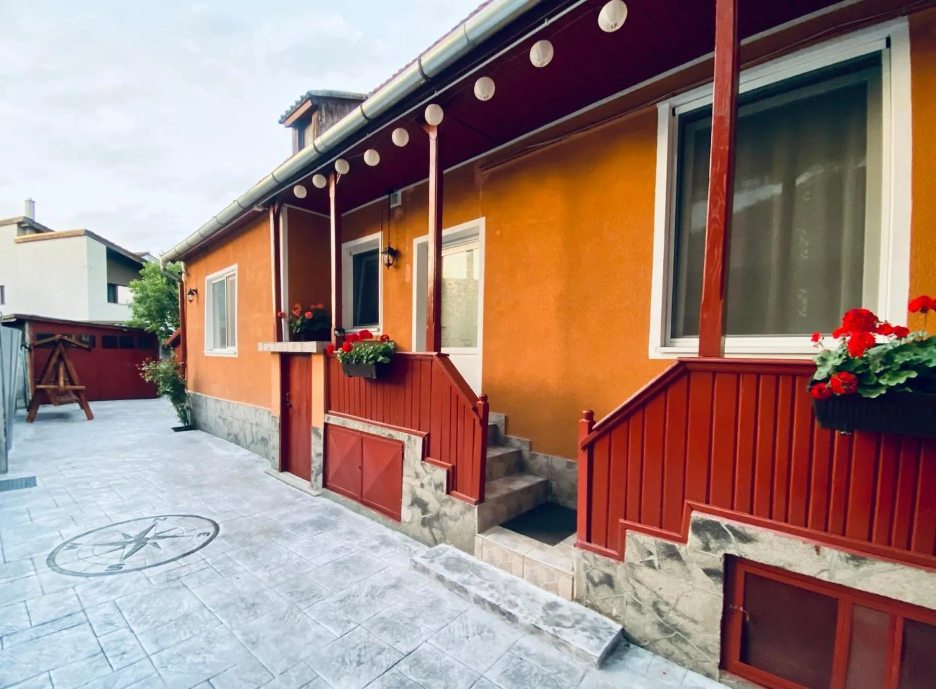 Cozy Corner Guesthouse - Civic Center, free Parking, garden with BBQ