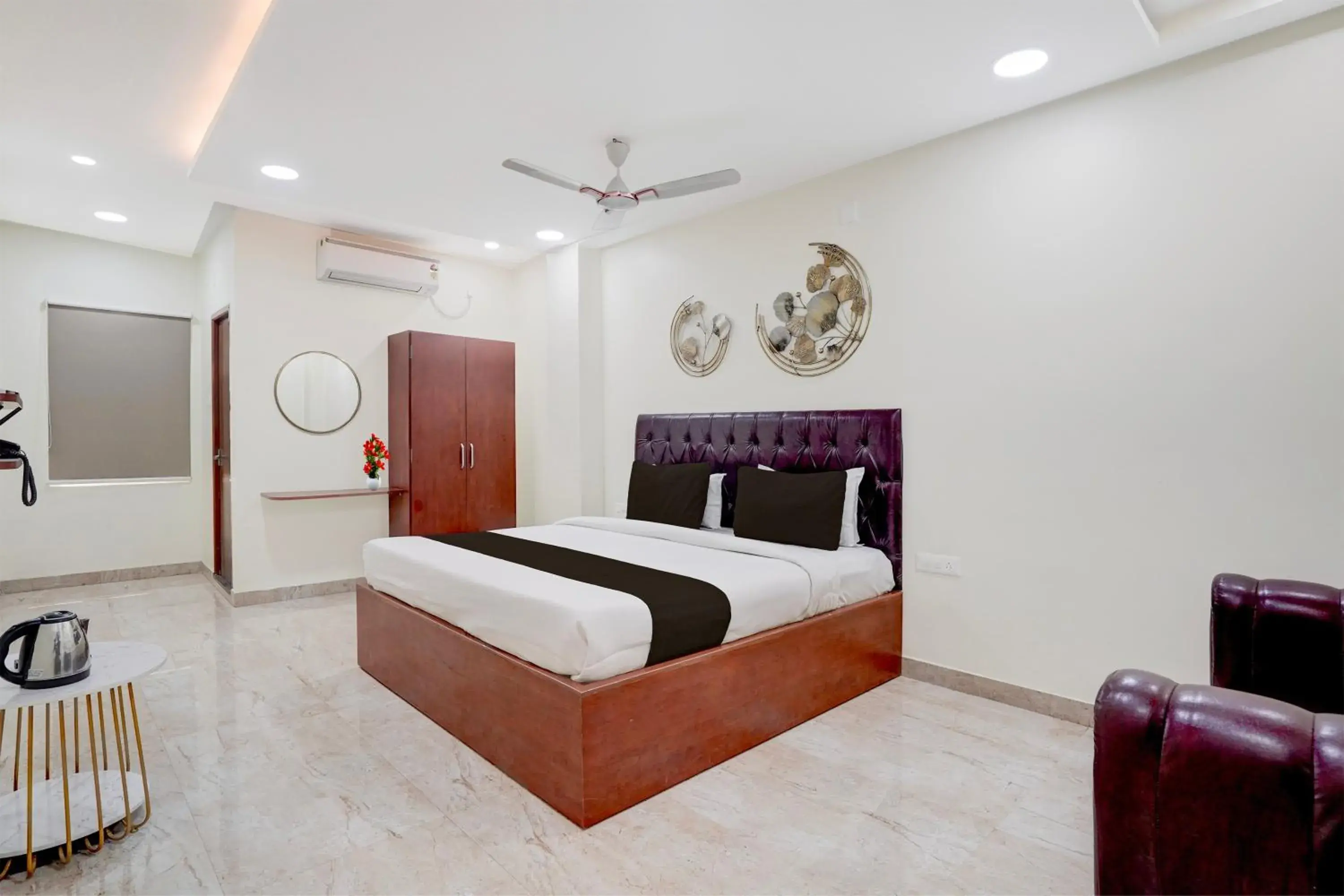 Bedroom, Bed in Super Hotel O Magunta Layout Nellore Formerly The Paradise Guest Inn Bedroom, Bed in Super Hotel O Magunta Layout Nellore Formerly The Paradise Guest Inn