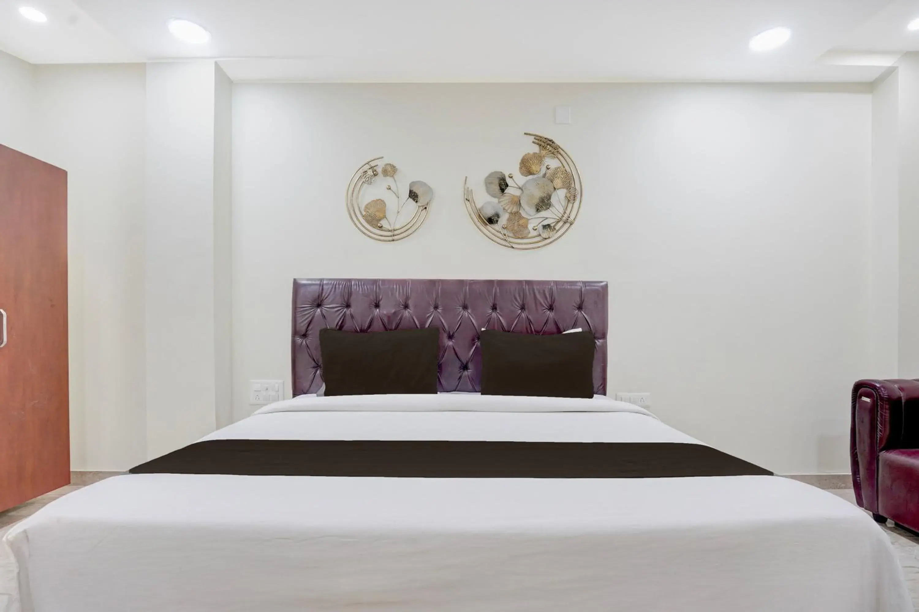 Bedroom, Bed in Super Hotel O Magunta Layout Nellore Formerly The Paradise Guest Inn Bedroom, Bed in Super Hotel O Magunta Layout Nellore Formerly The Paradise Guest Inn