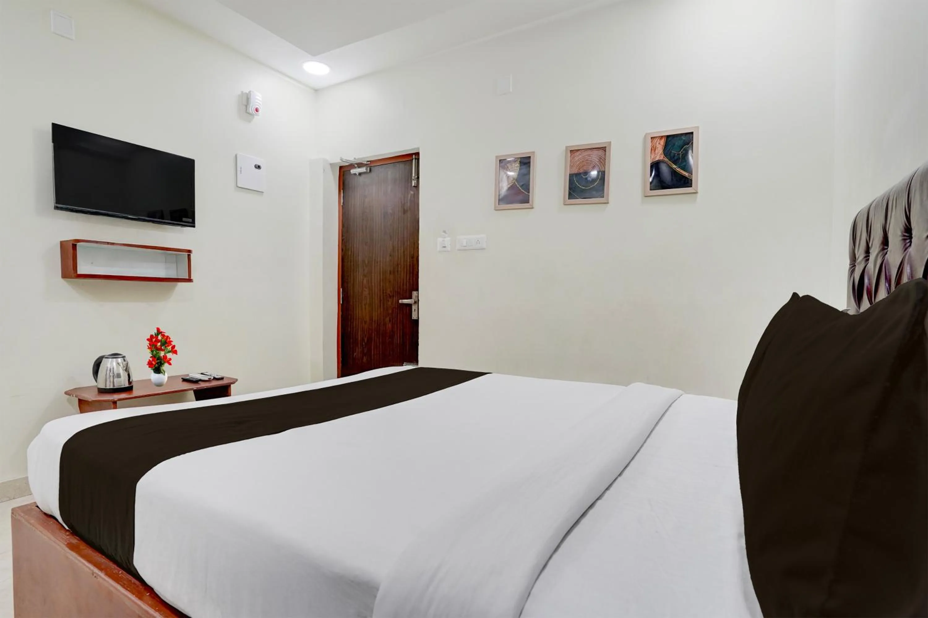 Bedroom, Bed in Super Hotel O Magunta Layout Nellore Formerly The Paradise Guest Inn