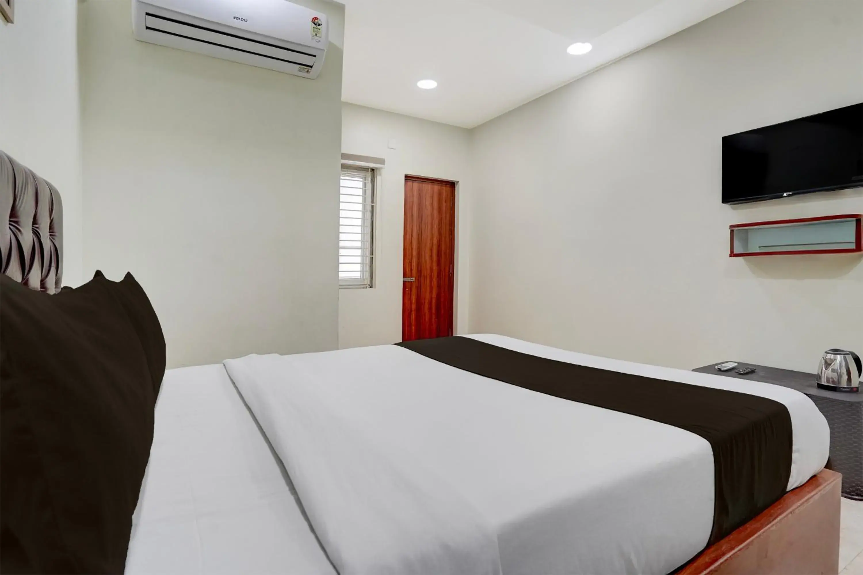 Bedroom, Bed in Hotel O Magunta Layout Nellore Formerly The Paradise Guest Inn Bedroom, Bed in Hotel O Magunta Layout Nellore Formerly The Paradise Guest Inn