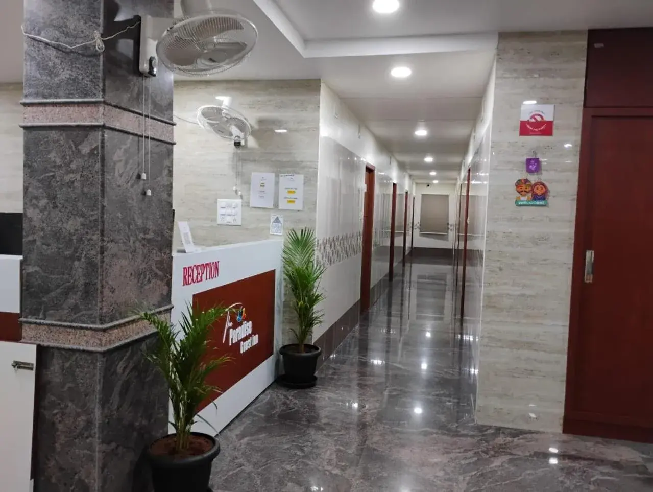 Lounge or bar in The Paradise Guest Inn Lounge or bar in The Paradise Guest Inn