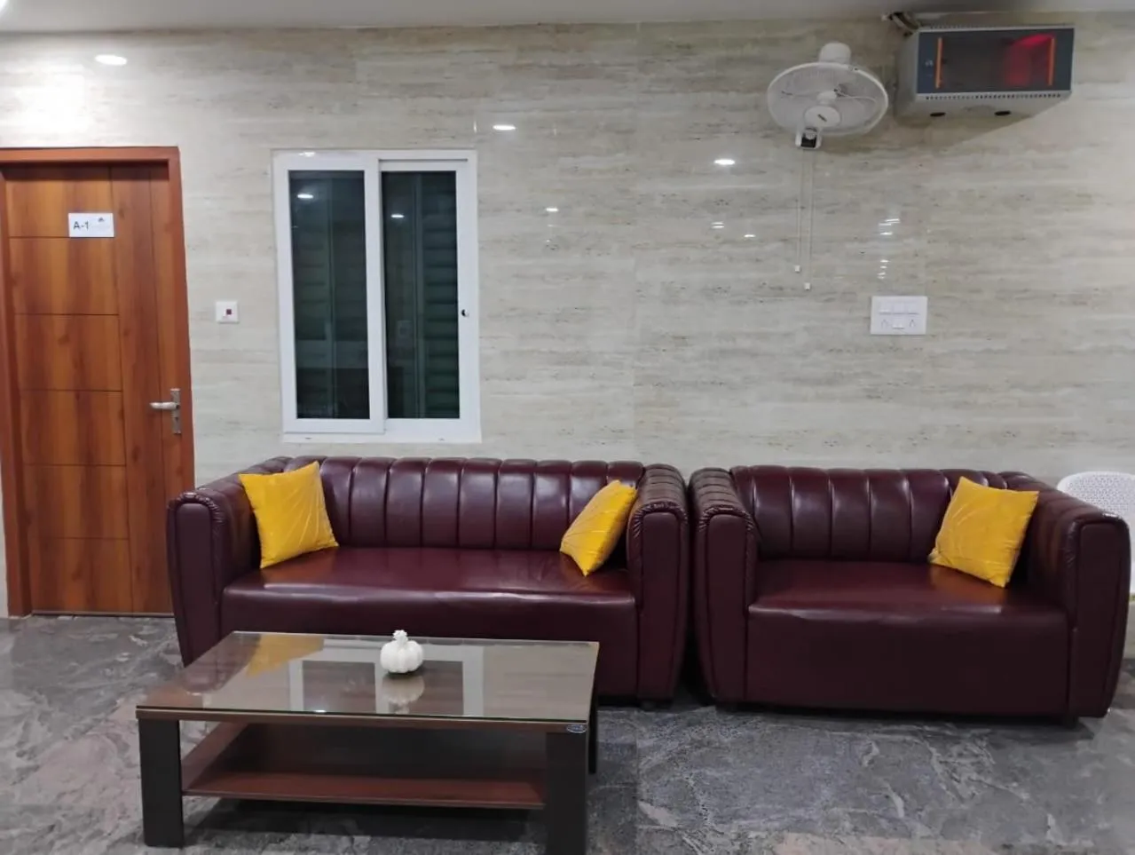 Lounge or bar in The Paradise Guest Inn