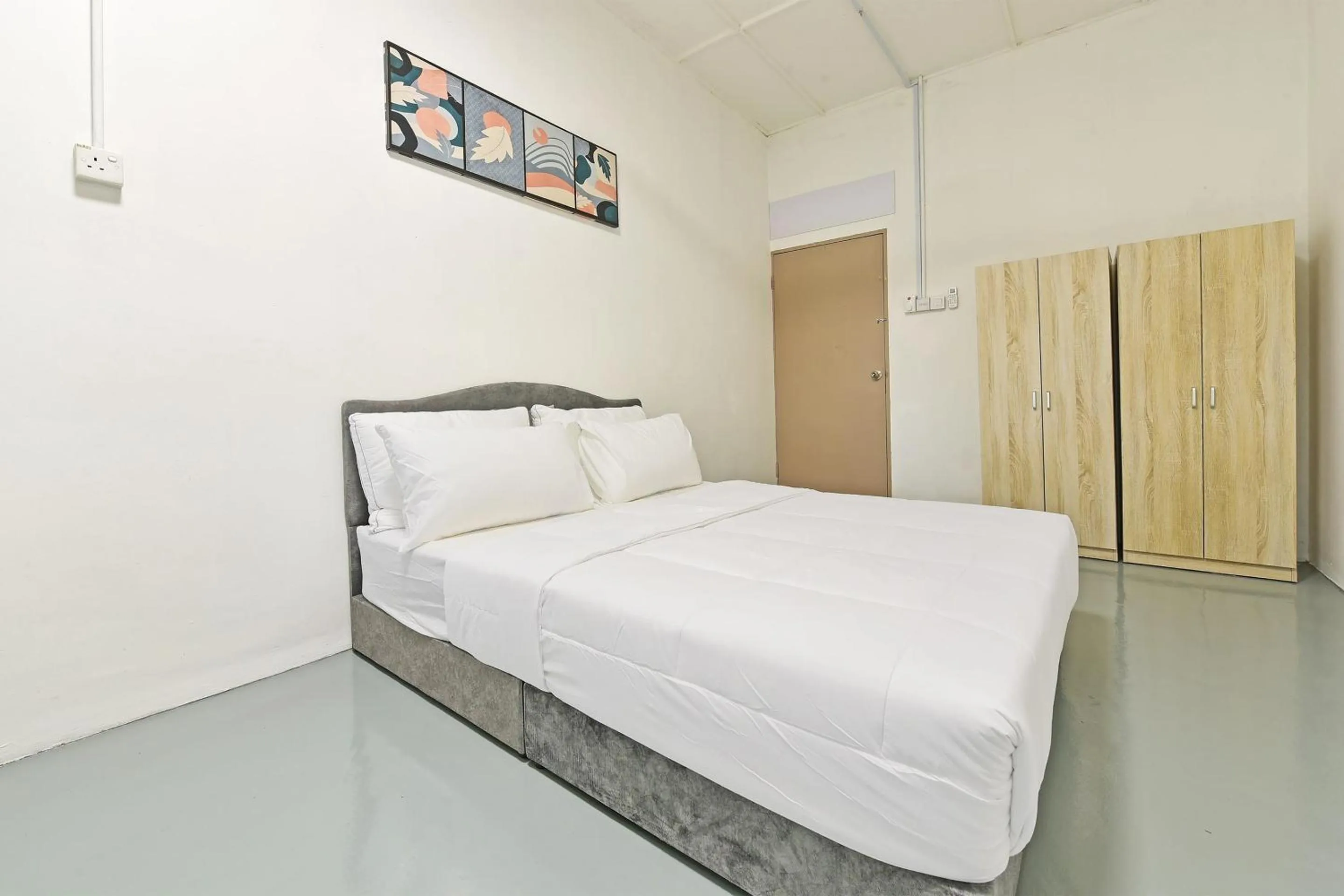 Bedroom, Bed in Hotel O S Homestay