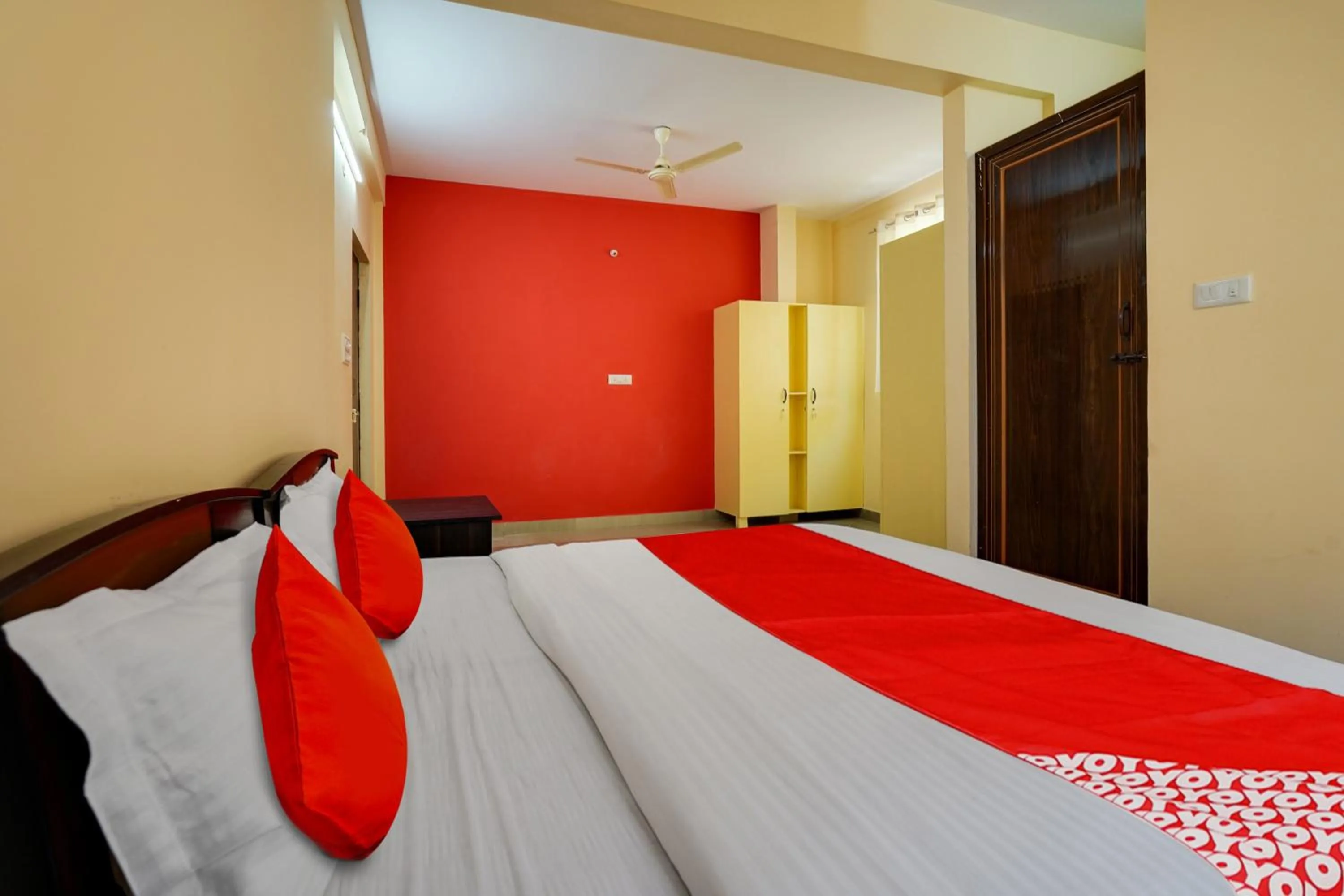 Bedroom, Bed in Hotel O Lakshmana Hotel