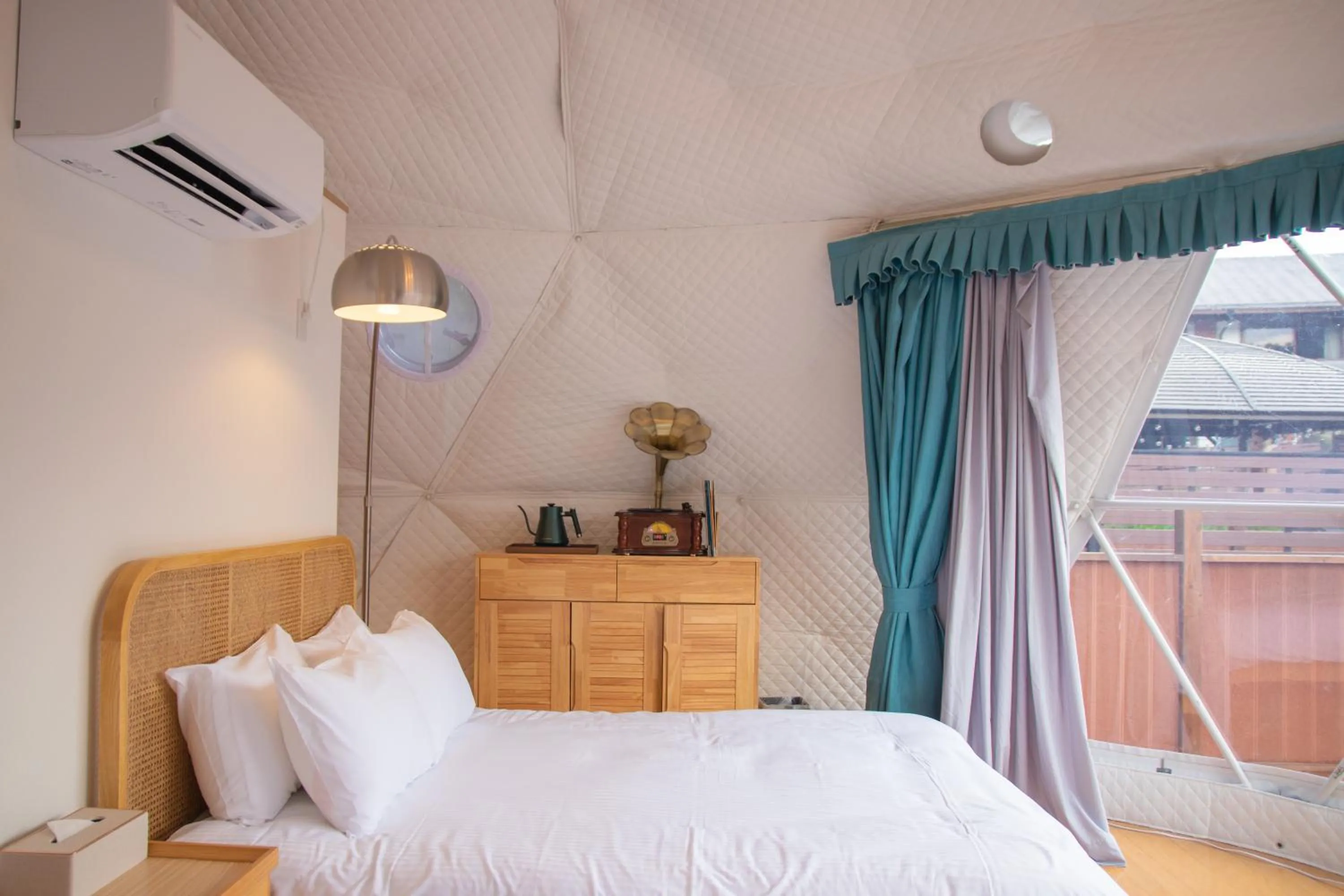 Bedroom, Bed in Gramercy Village 山中湖 Glamping &Sauna