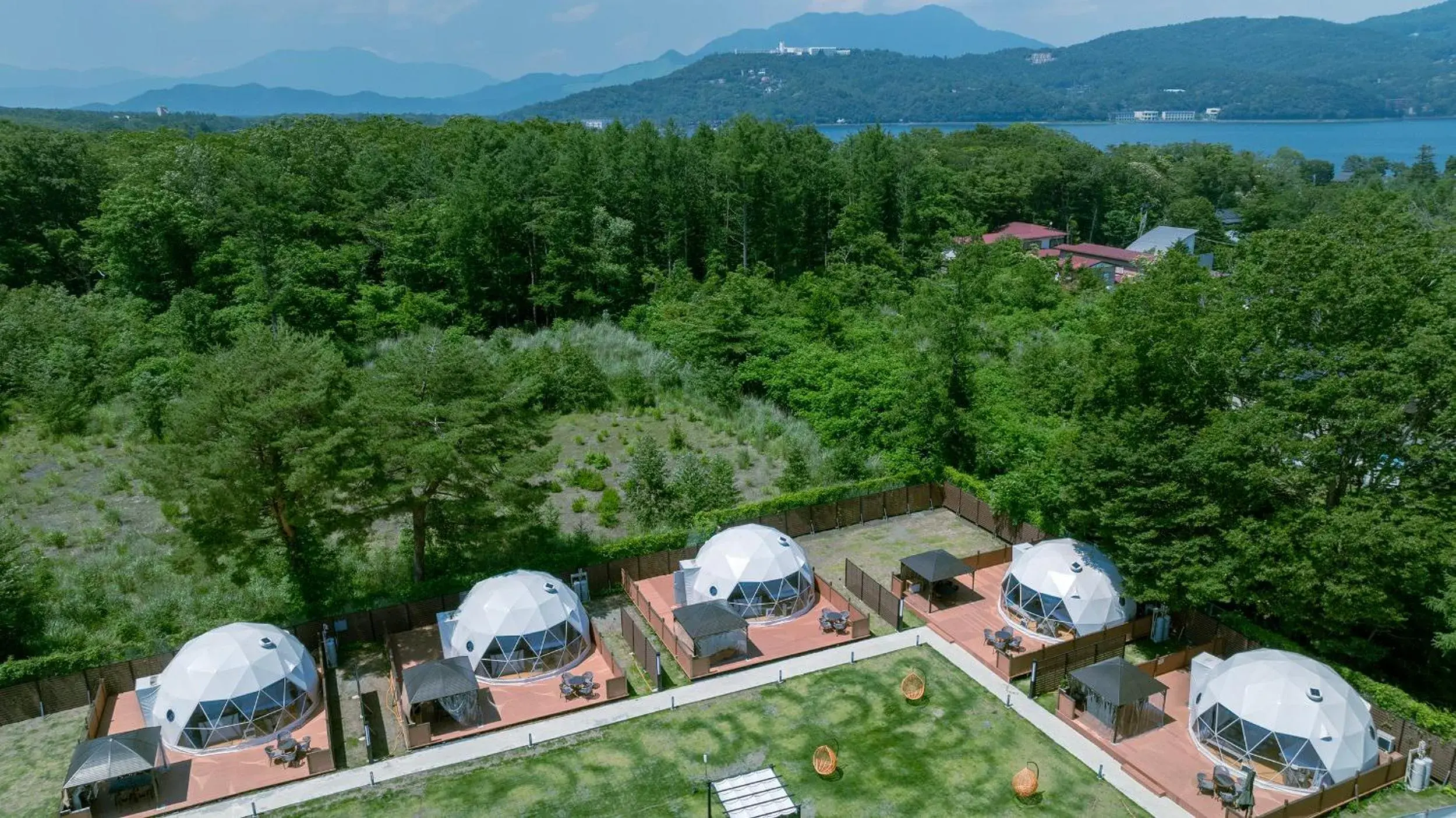 Property building in Gramercy Village 山中湖 Glamping &Sauna Property building in Gramercy Village 山中湖 Glamping &Sauna