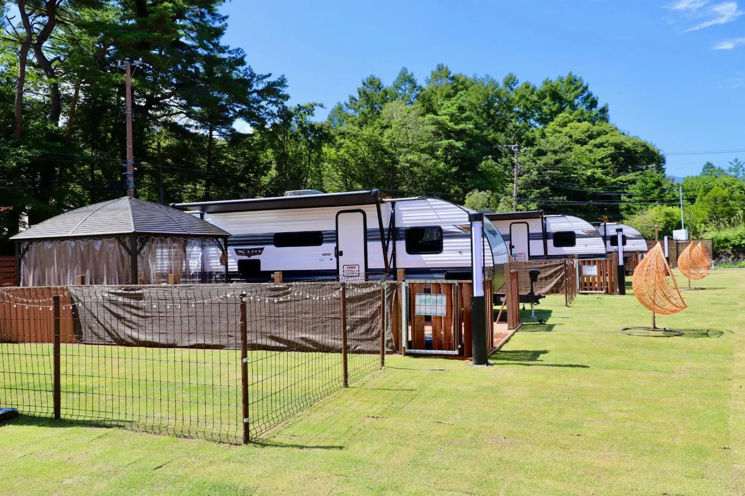 Property building in Gramercy Village 山中湖 Glamping &Sauna Property building in Gramercy Village 山中湖 Glamping &Sauna