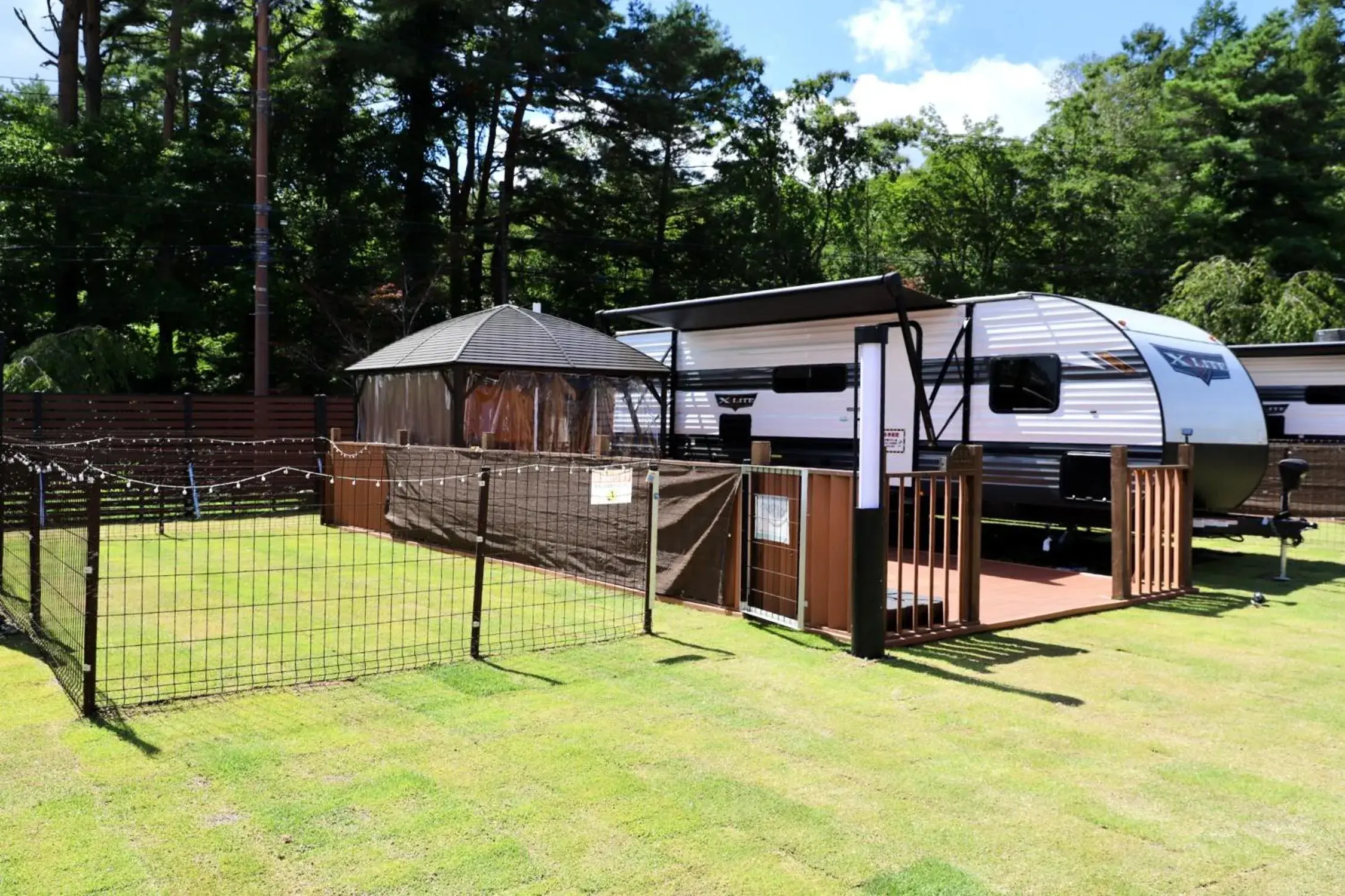 Property building in Gramercy Village 山中湖 Glamping &Sauna Property building in Gramercy Village 山中湖 Glamping &Sauna