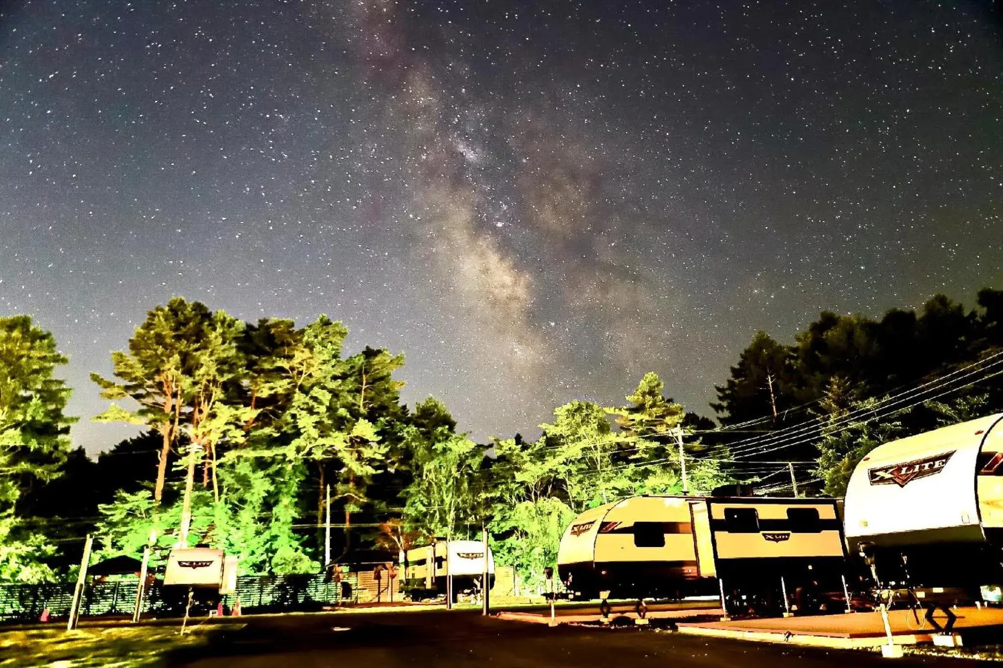 Property building in Gramercy Village 山中湖 Glamping &Sauna Property building in Gramercy Village 山中湖 Glamping &Sauna