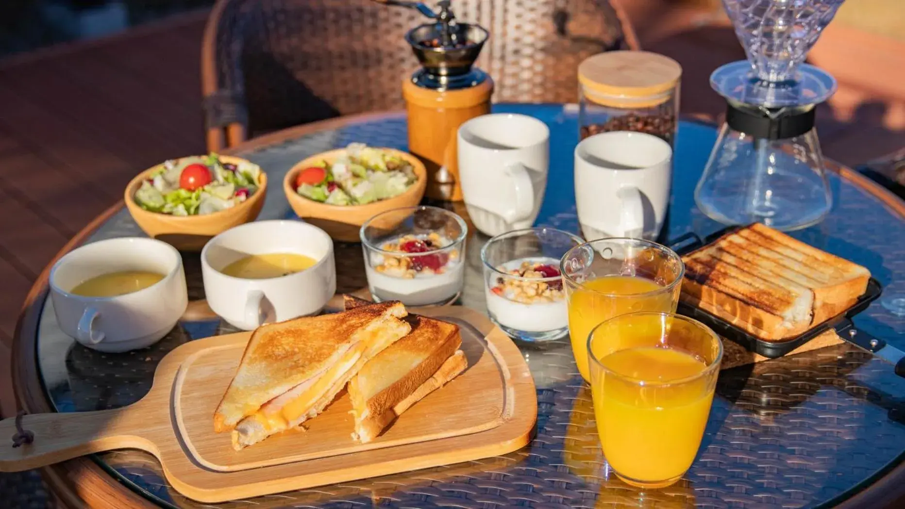 Food and drinks in Gramercy Village 山中湖 Glamping &Sauna Food and drinks in Gramercy Village 山中湖 Glamping &Sauna