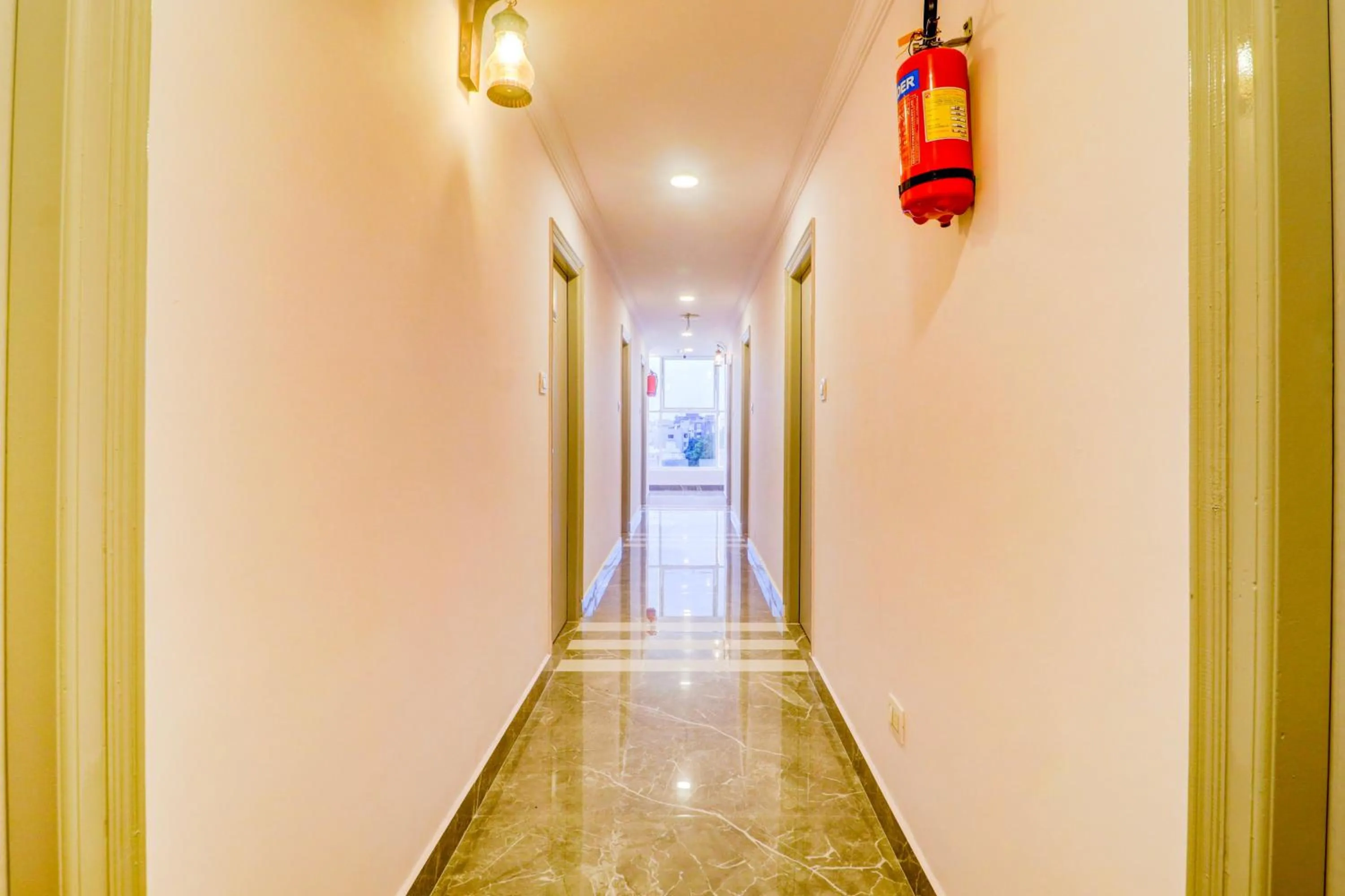 Lobby or reception in Super Townhouse SR Nagar Near RCC Premier