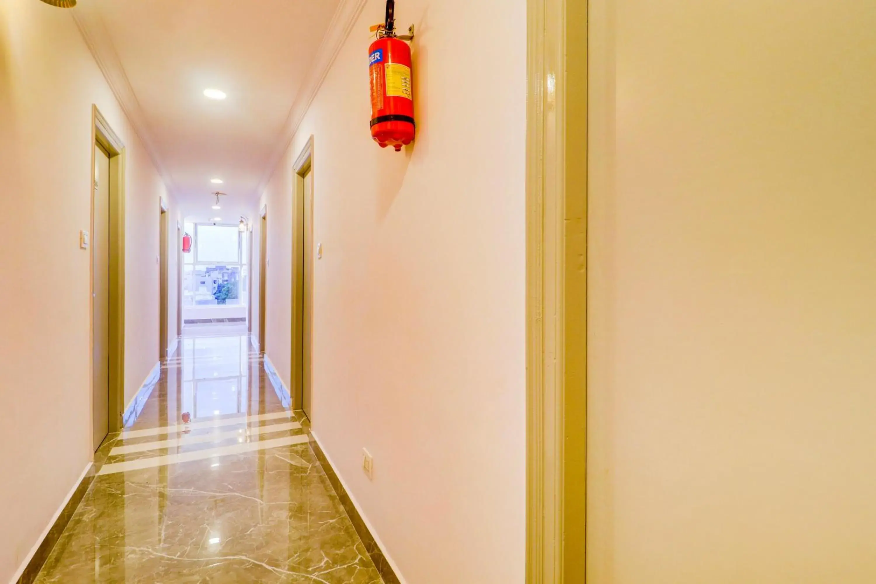 Lobby or reception in Super Townhouse SR Nagar Near RCC Premier Lobby or reception in Super Townhouse SR Nagar Near RCC Premier