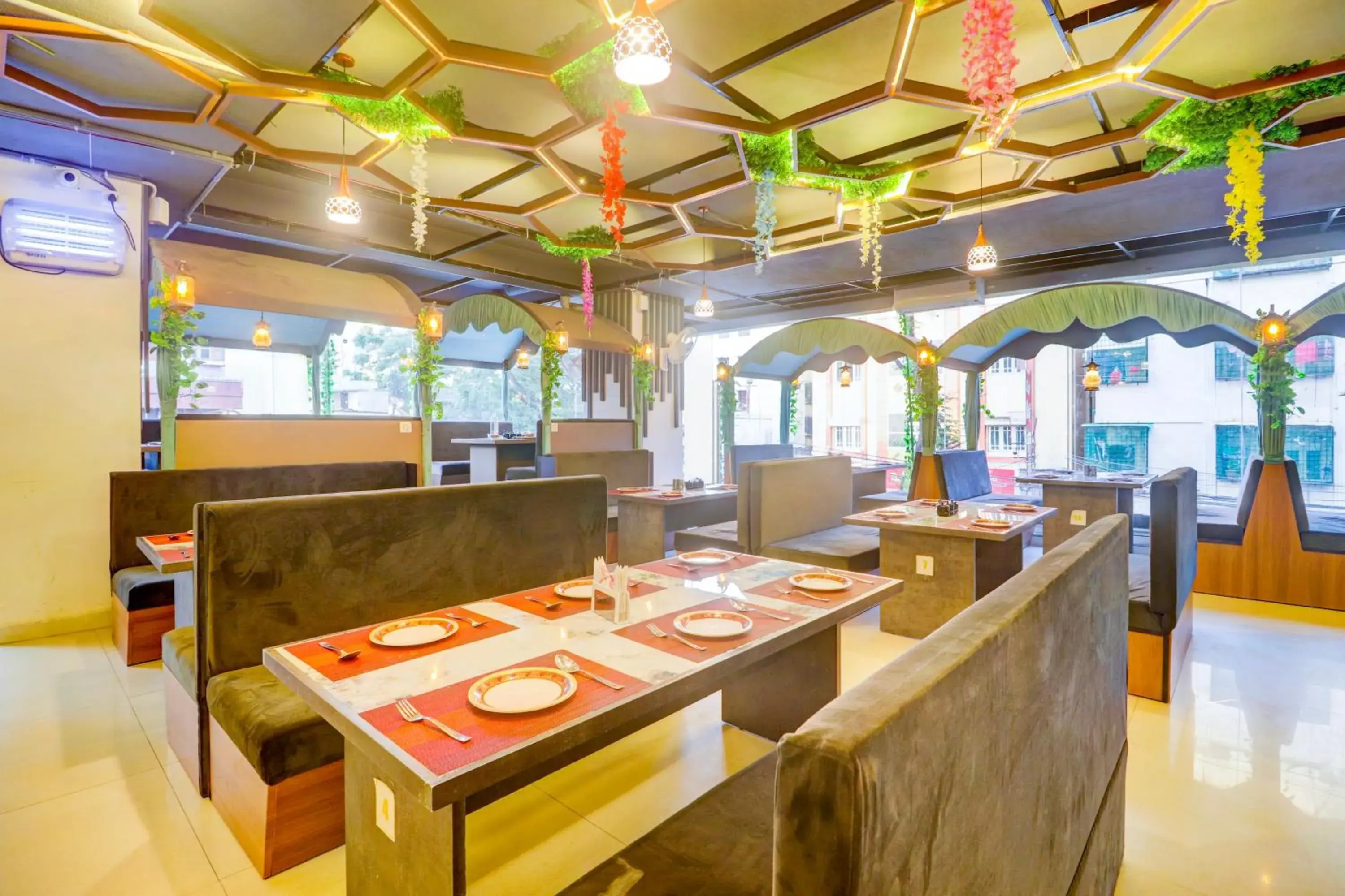 Restaurant/places to eat in Super Townhouse SR Nagar Near RCC Premier Restaurant/places to eat in Super Townhouse SR Nagar Near RCC Premier