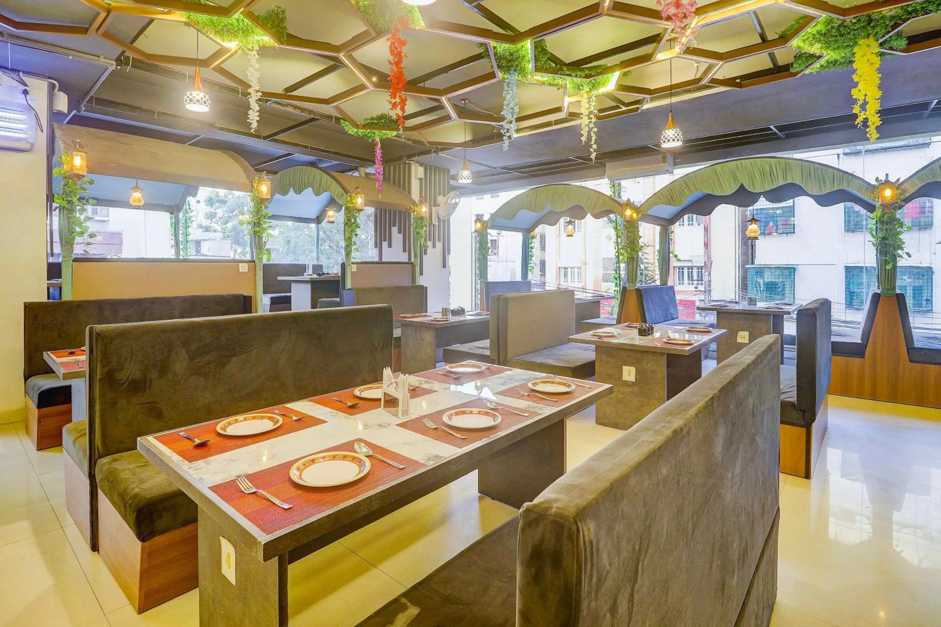 Restaurant/places to eat in Super Townhouse SR Nagar Near RCC Premier