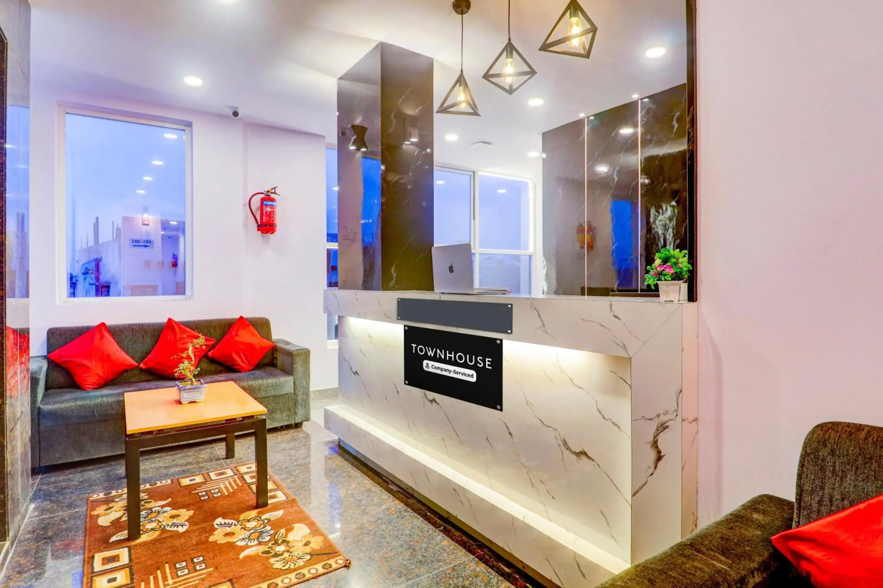 Lobby or reception in Super Townhouse SR Nagar Near RCC Premier Lobby or reception in Super Townhouse SR Nagar Near RCC Premier