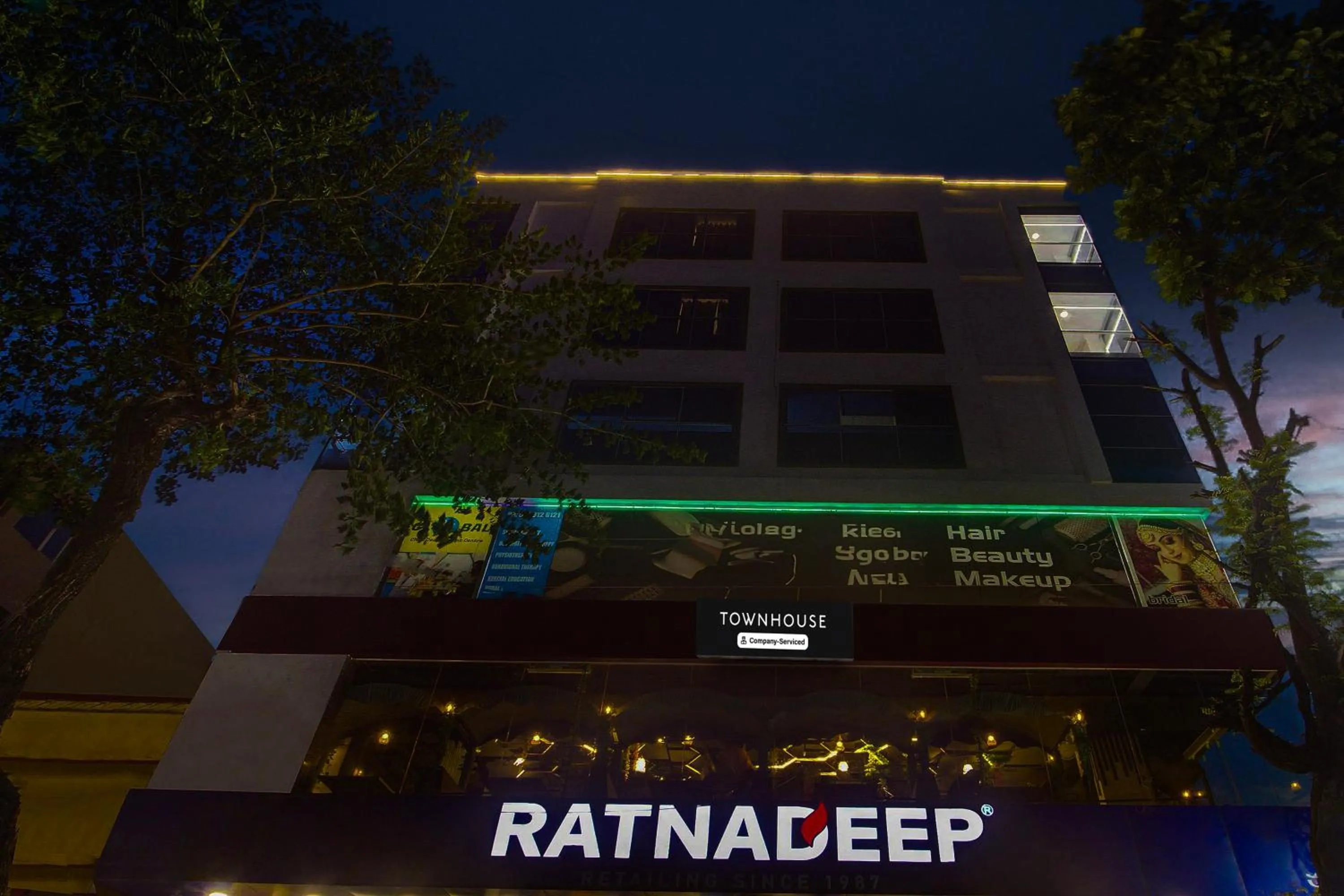 Facade/entrance in Super Townhouse SR Nagar Near RCC Premier