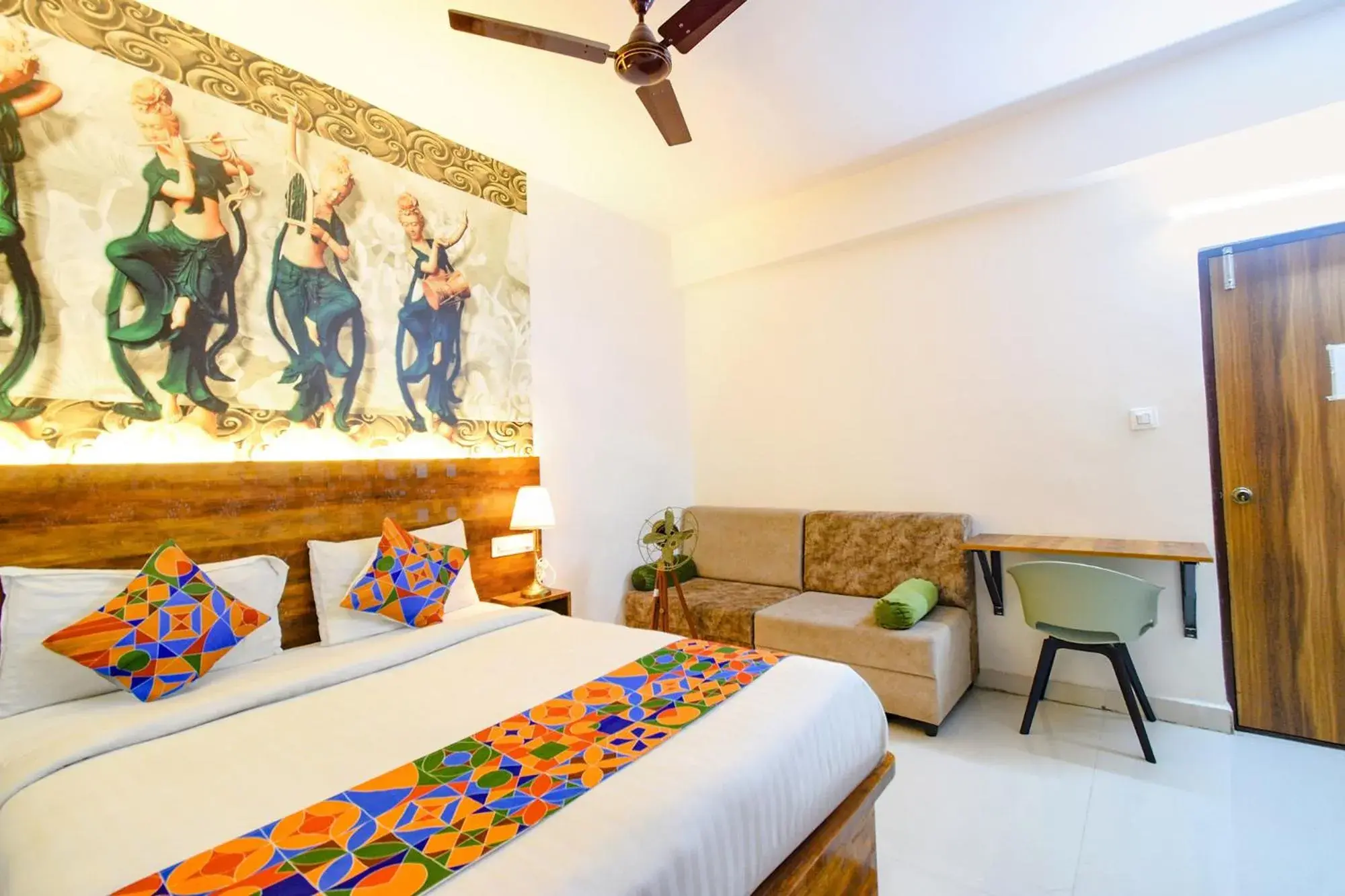 Deluxe Room - single occupancy in FabHotel DSR Suites - Nr Hitech City Railway Station Deluxe Room - single occupancy in FabHotel DSR Suites - Nr Hitech City Railway Station