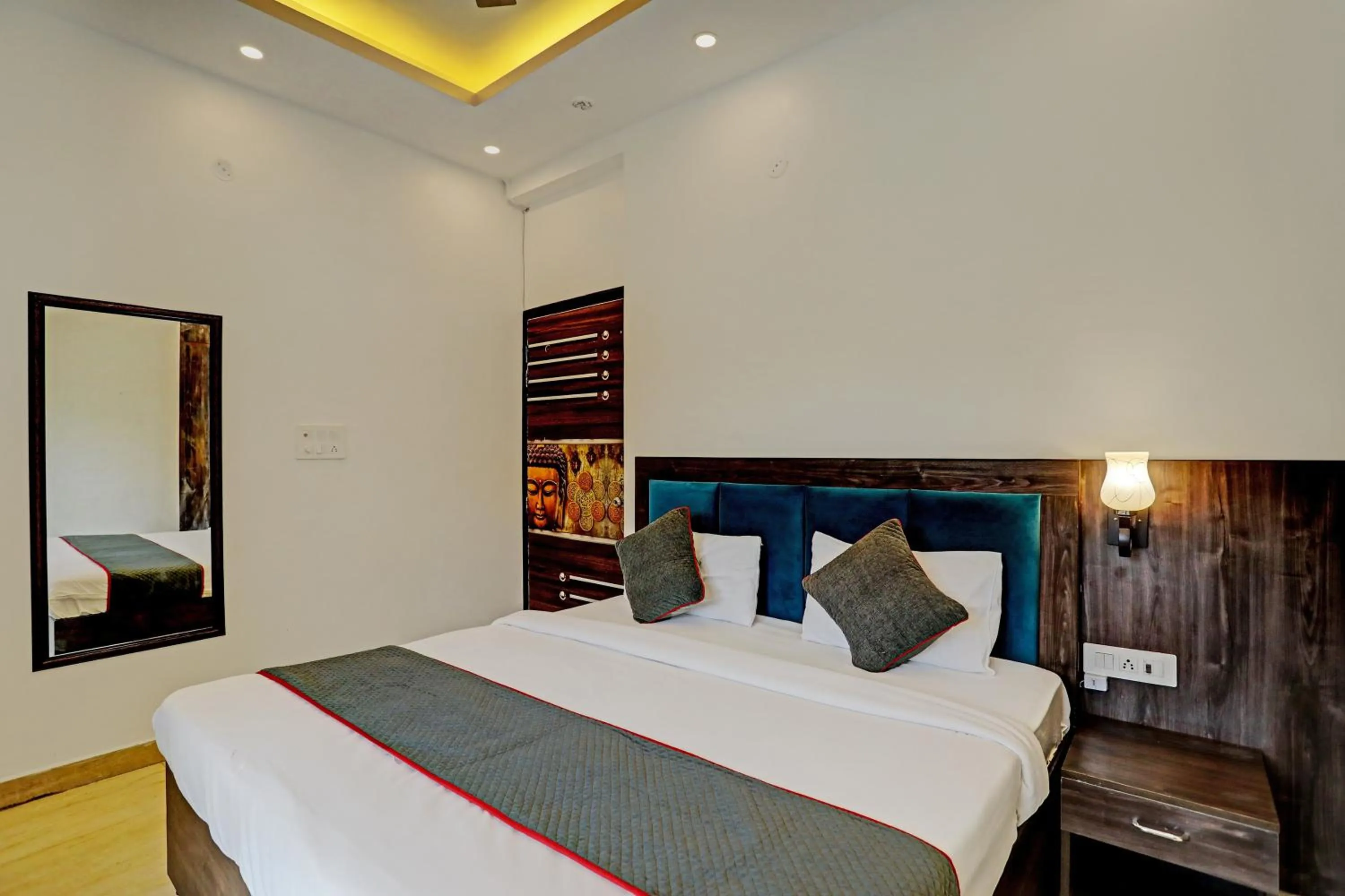 Bedroom, Bed in Super Collection O Sector 55 Noida Near Noida Stadium